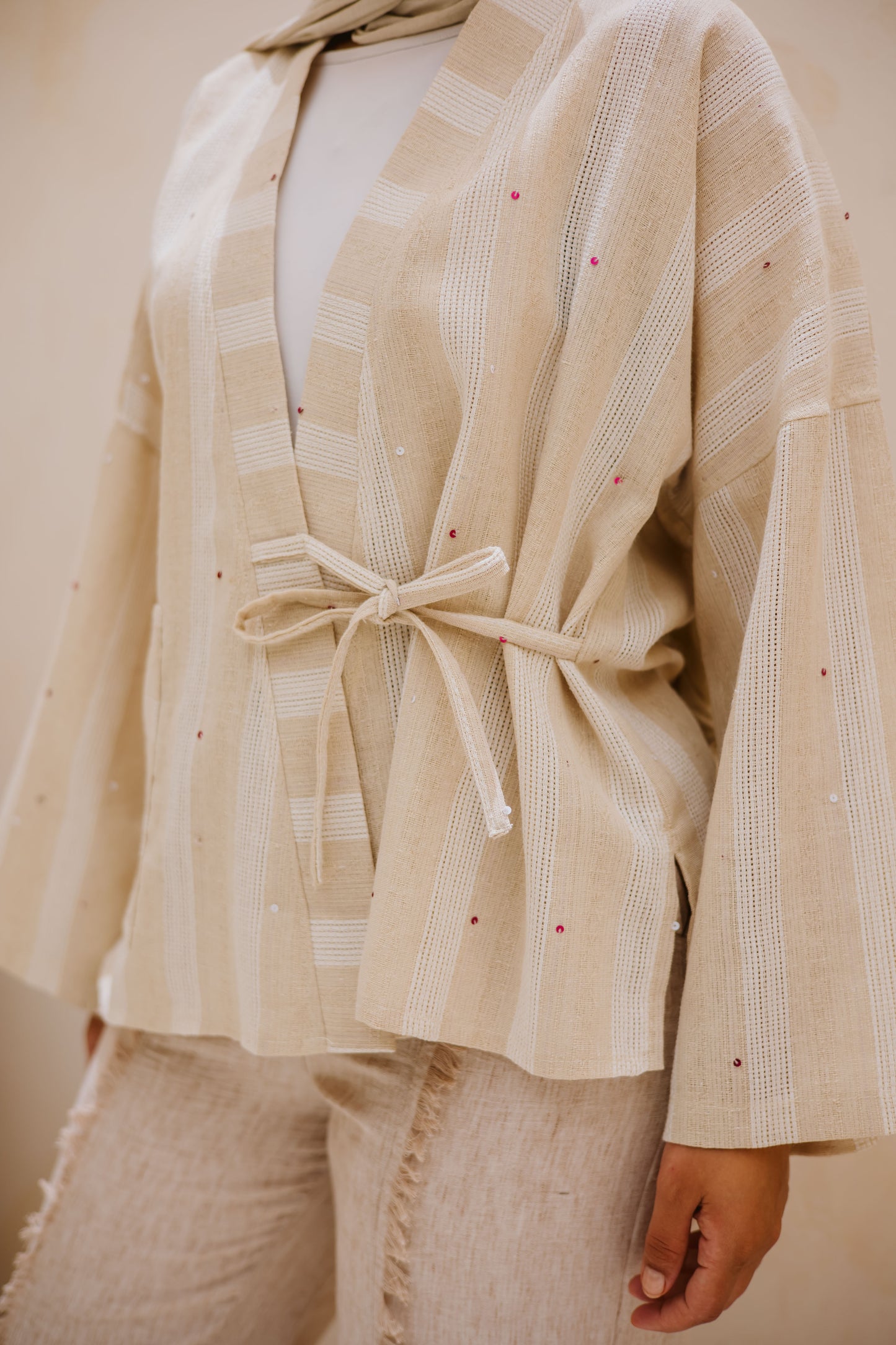 Sandy toes wrap top