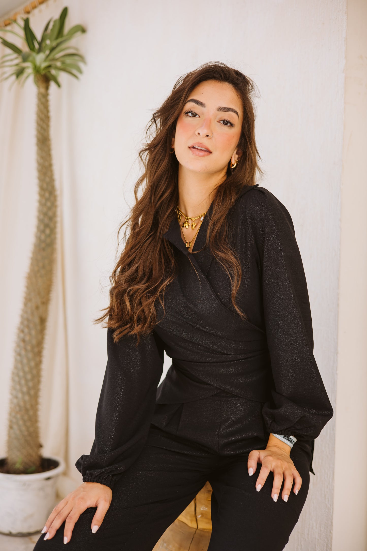 Dazzle shimmer set in black