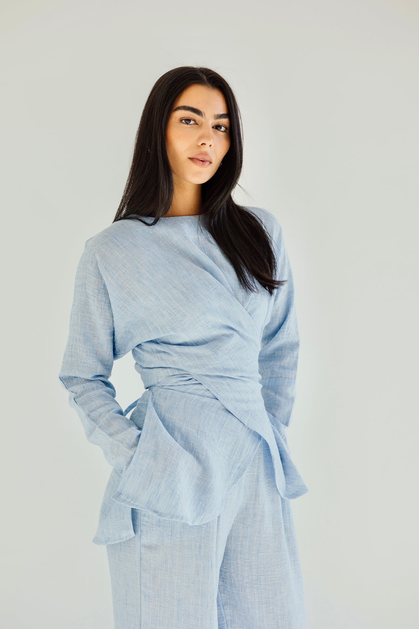 Shine lined wrap set in sky