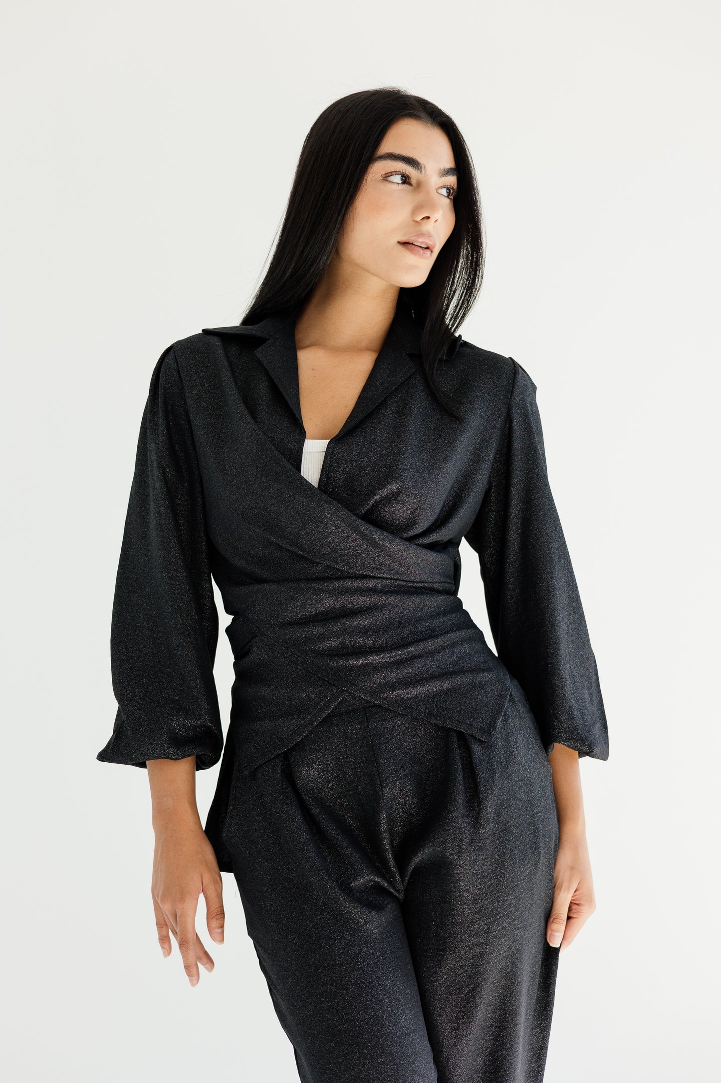 Dazzle shimmer set in black