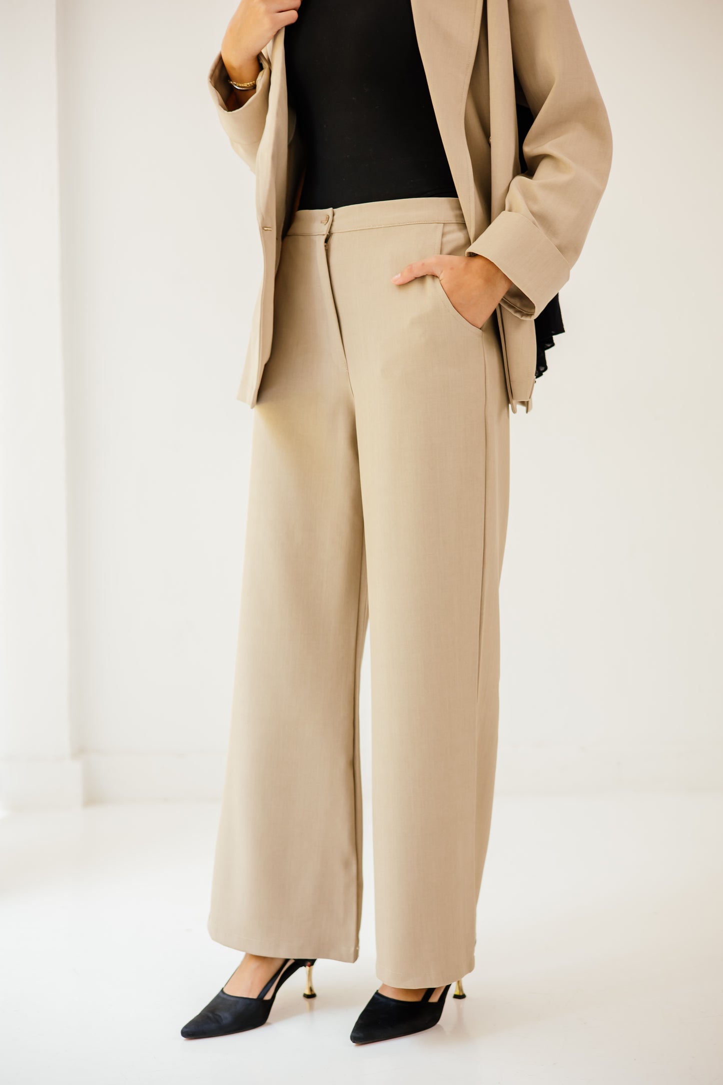 The iconic set in beige