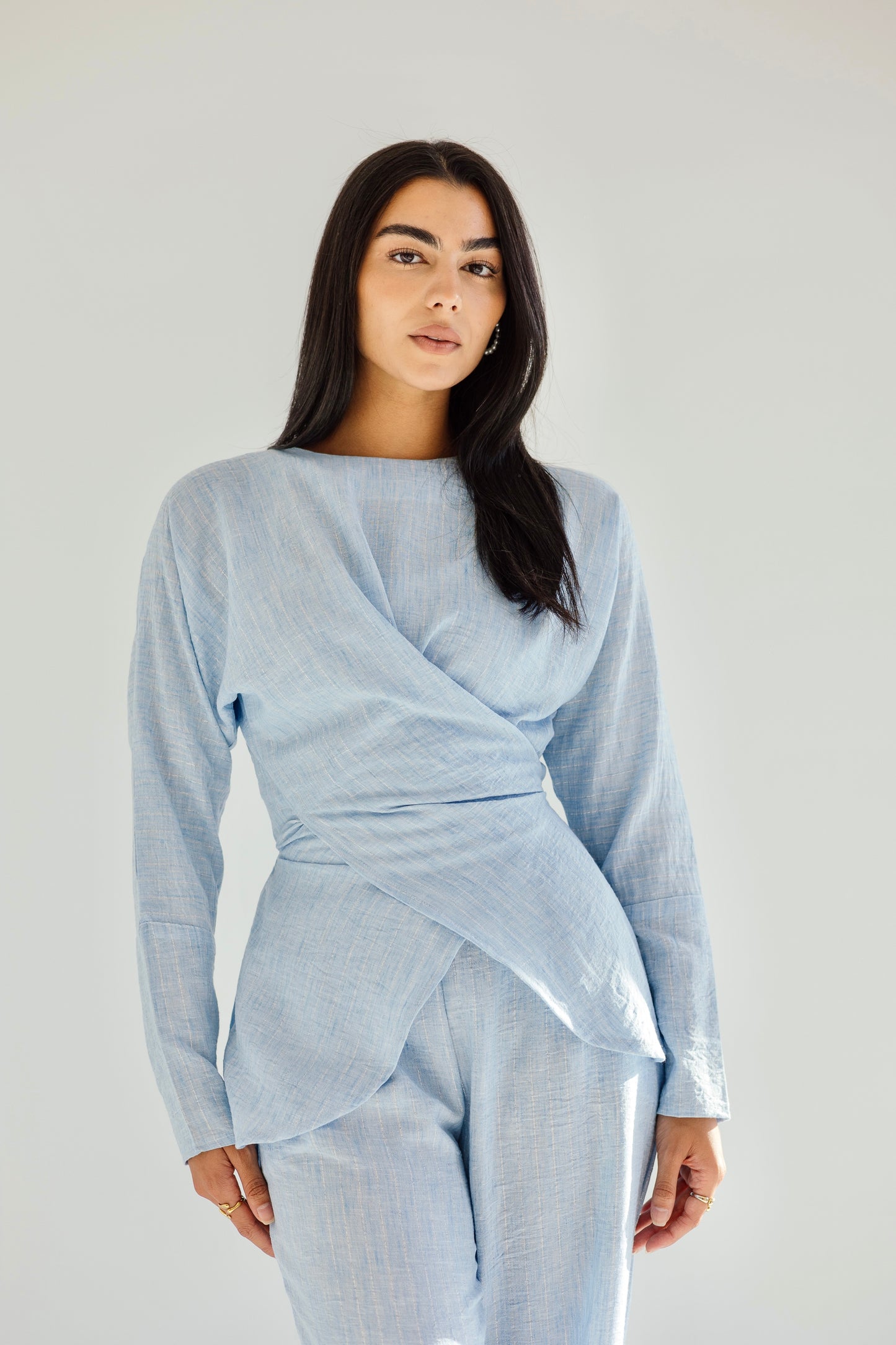 Shine lined wrap set in sky