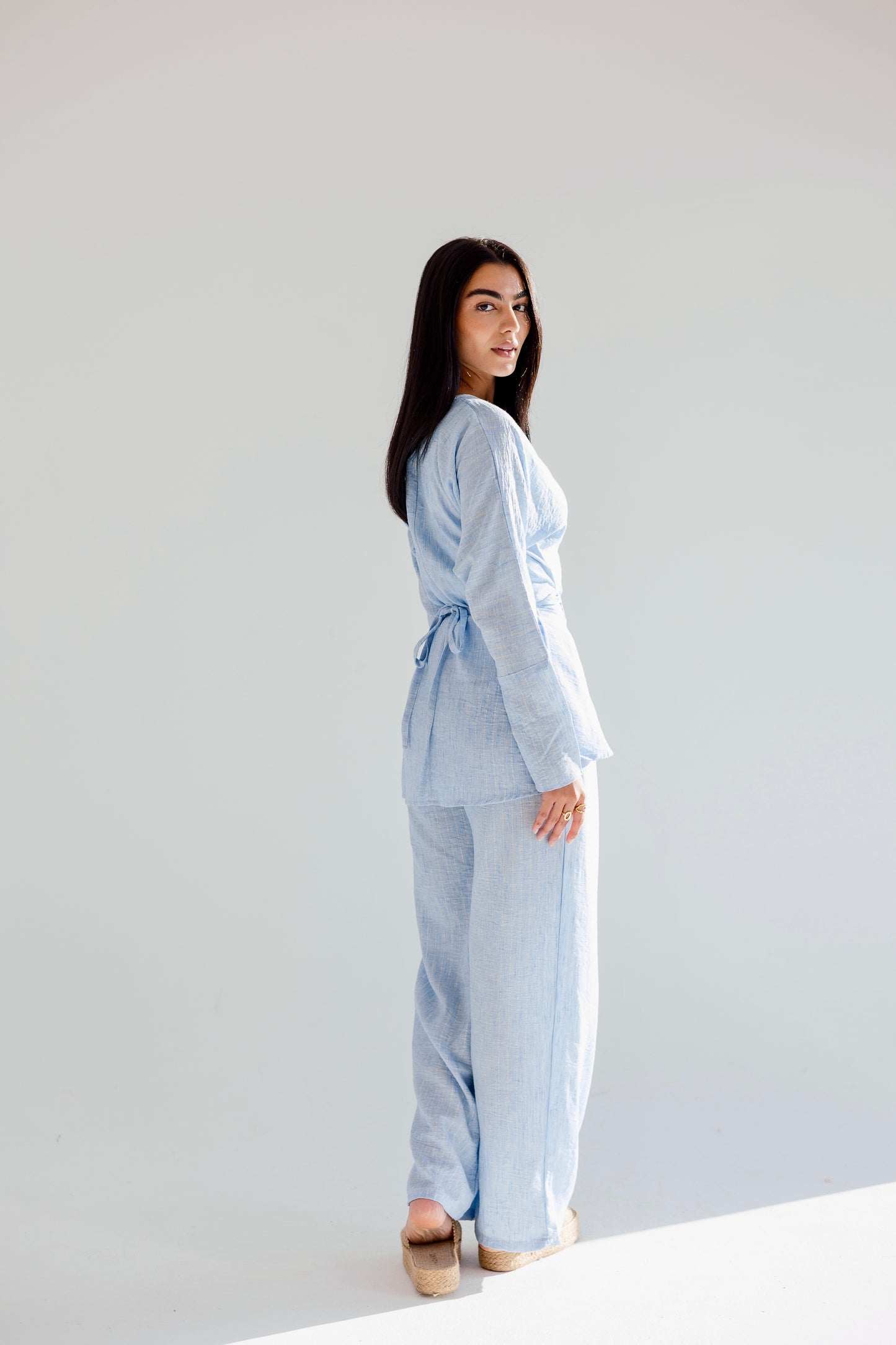 Shine lined wrap set in sky