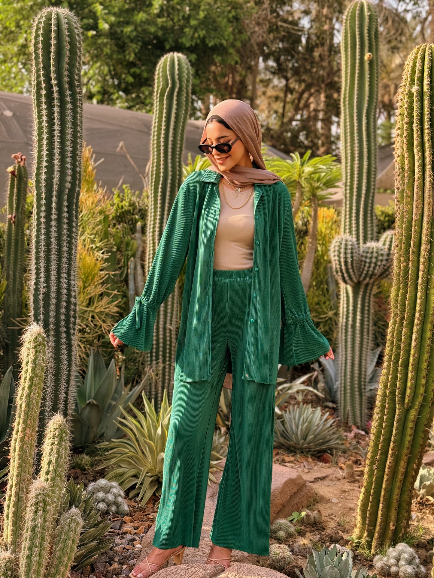 Pleated set in emerald green