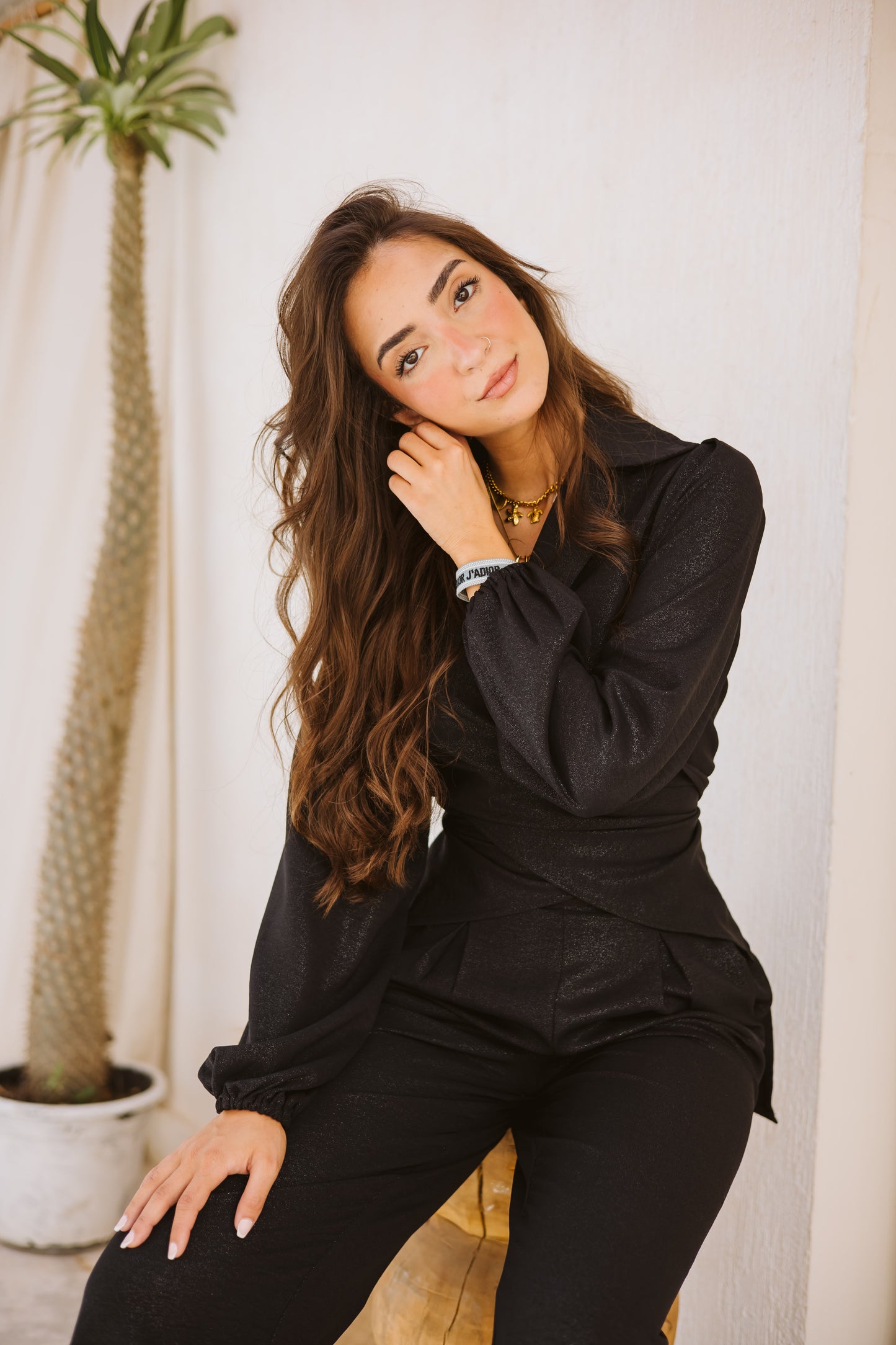 Dazzle shimmer set in black