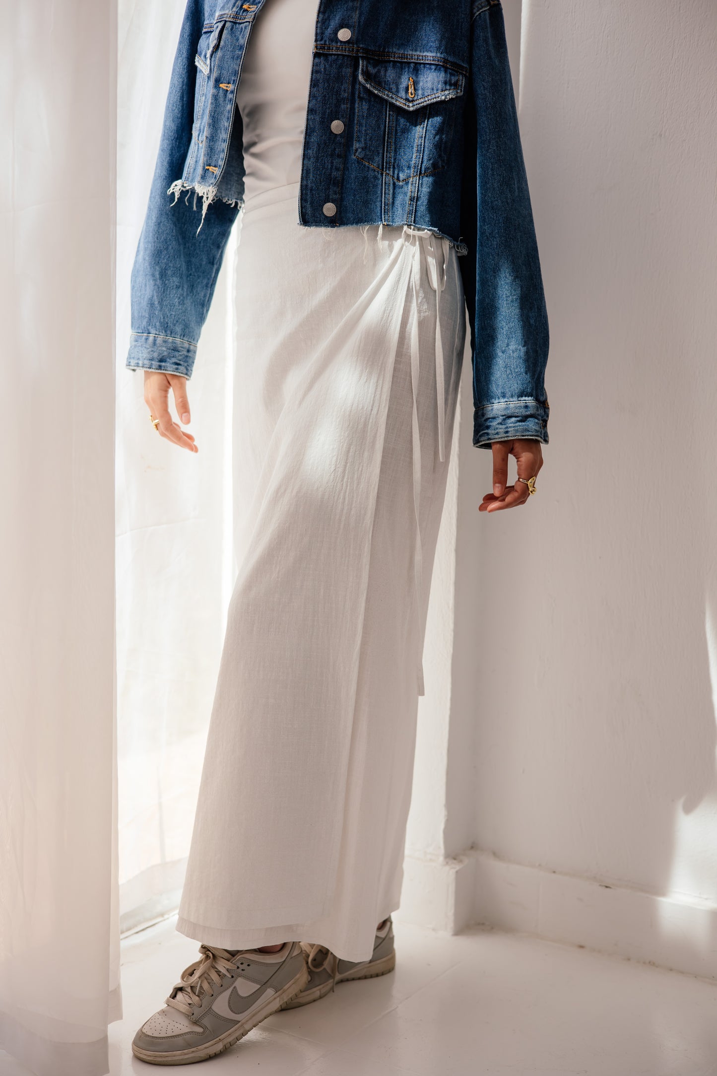 The wrap skirt in white