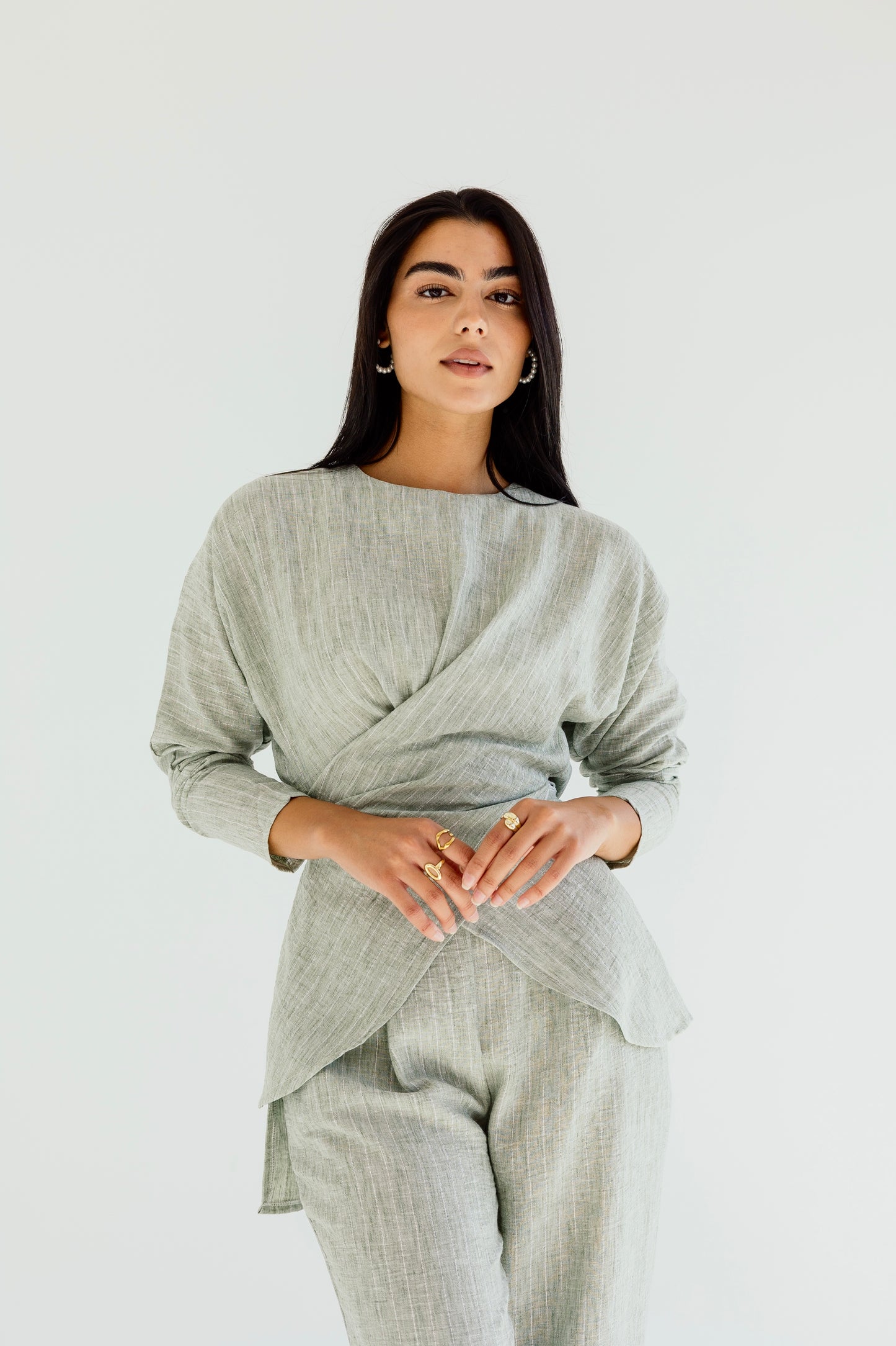 Shine lined wrap set in olive