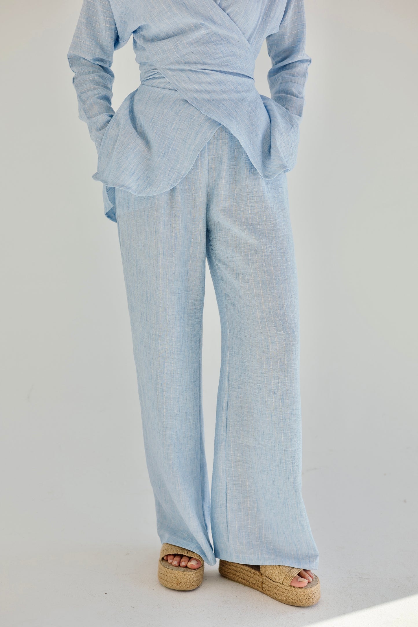 Shine lined wrap set in sky
