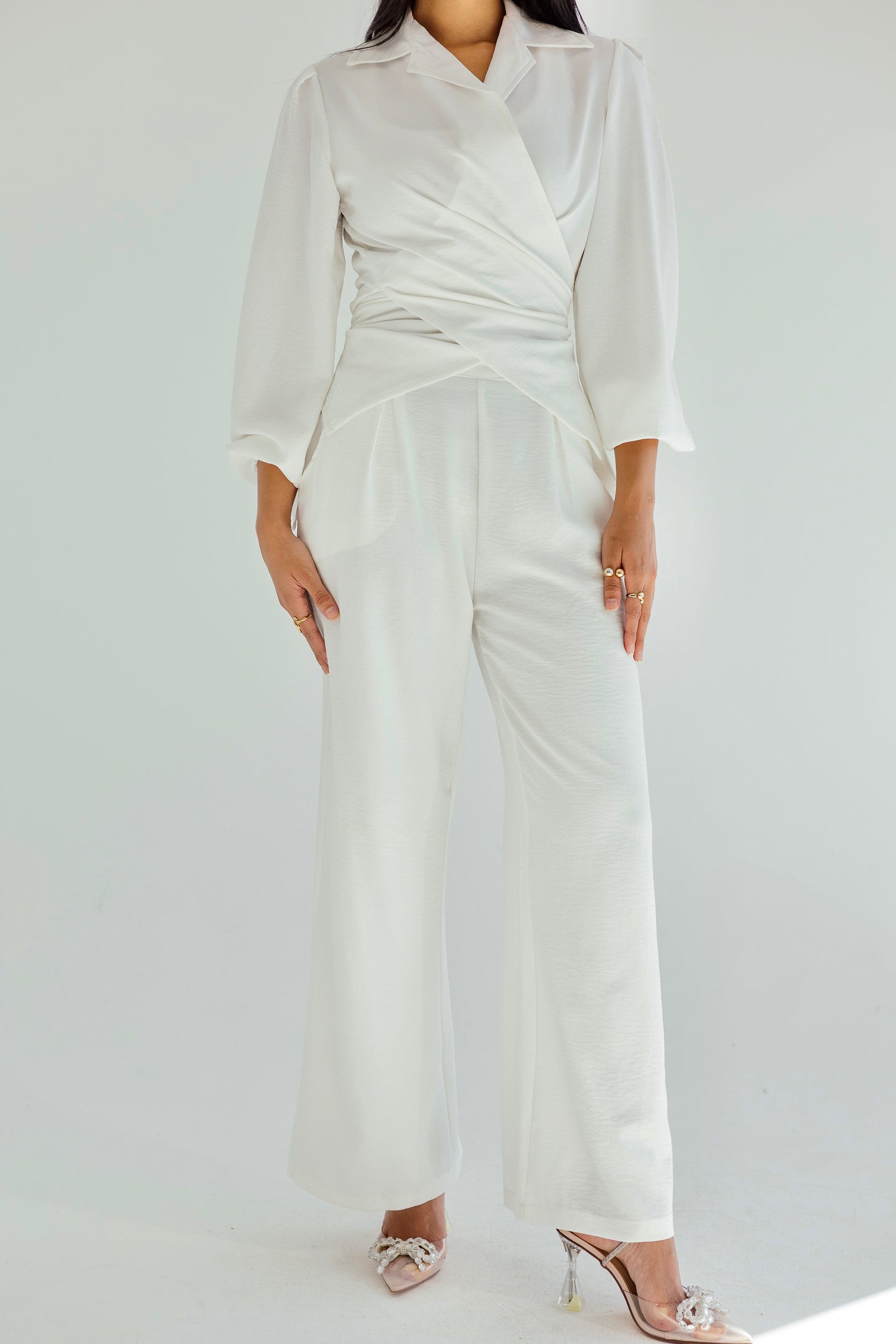 Dazzle shimmer set in white