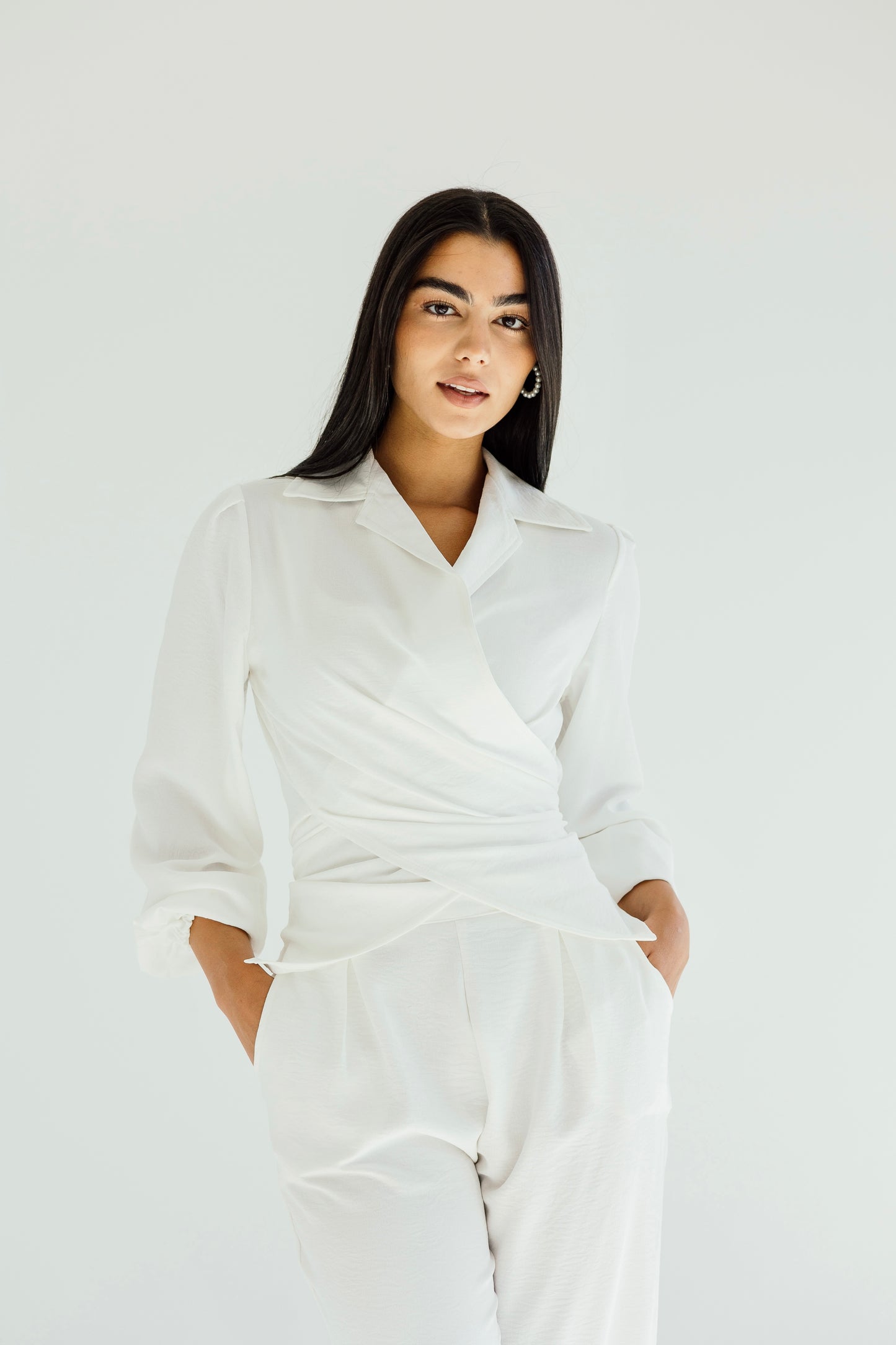 Dazzle shimmer set in white