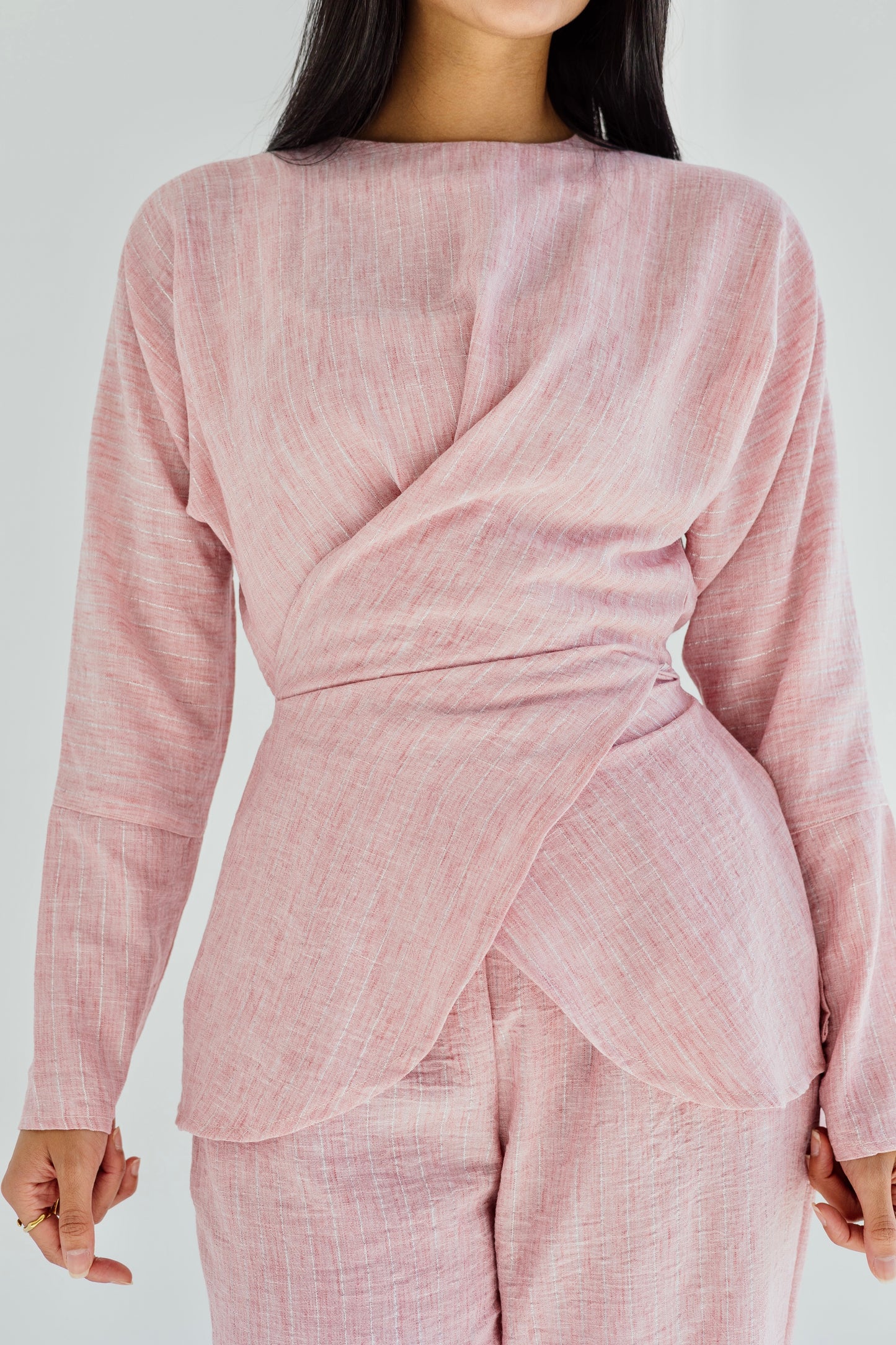 Shine lined wrap set in coral pink