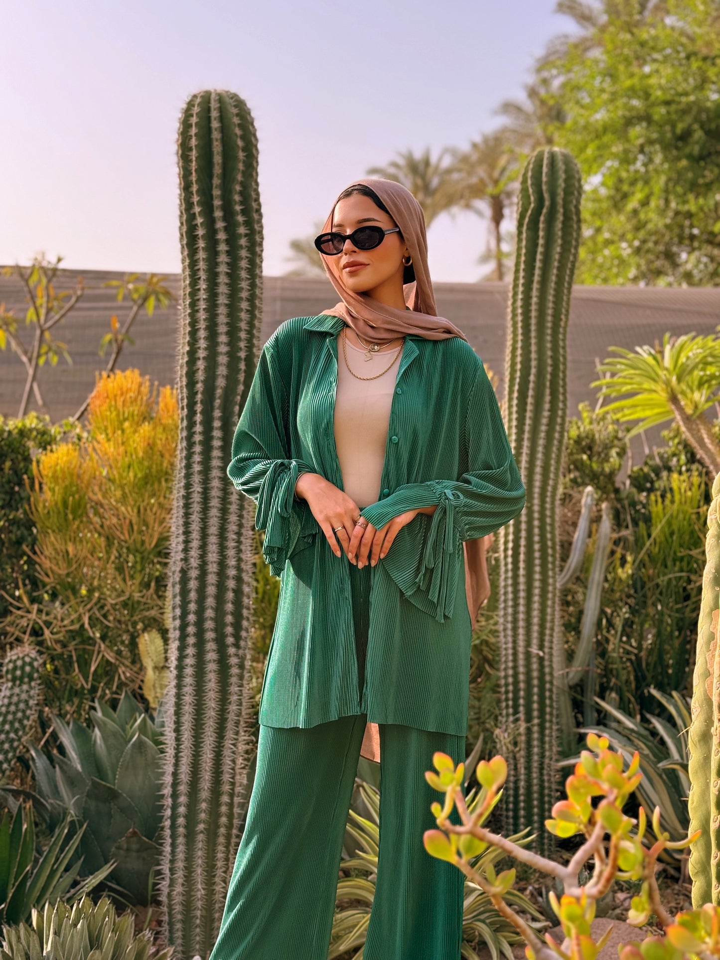 Pleated set in emerald green