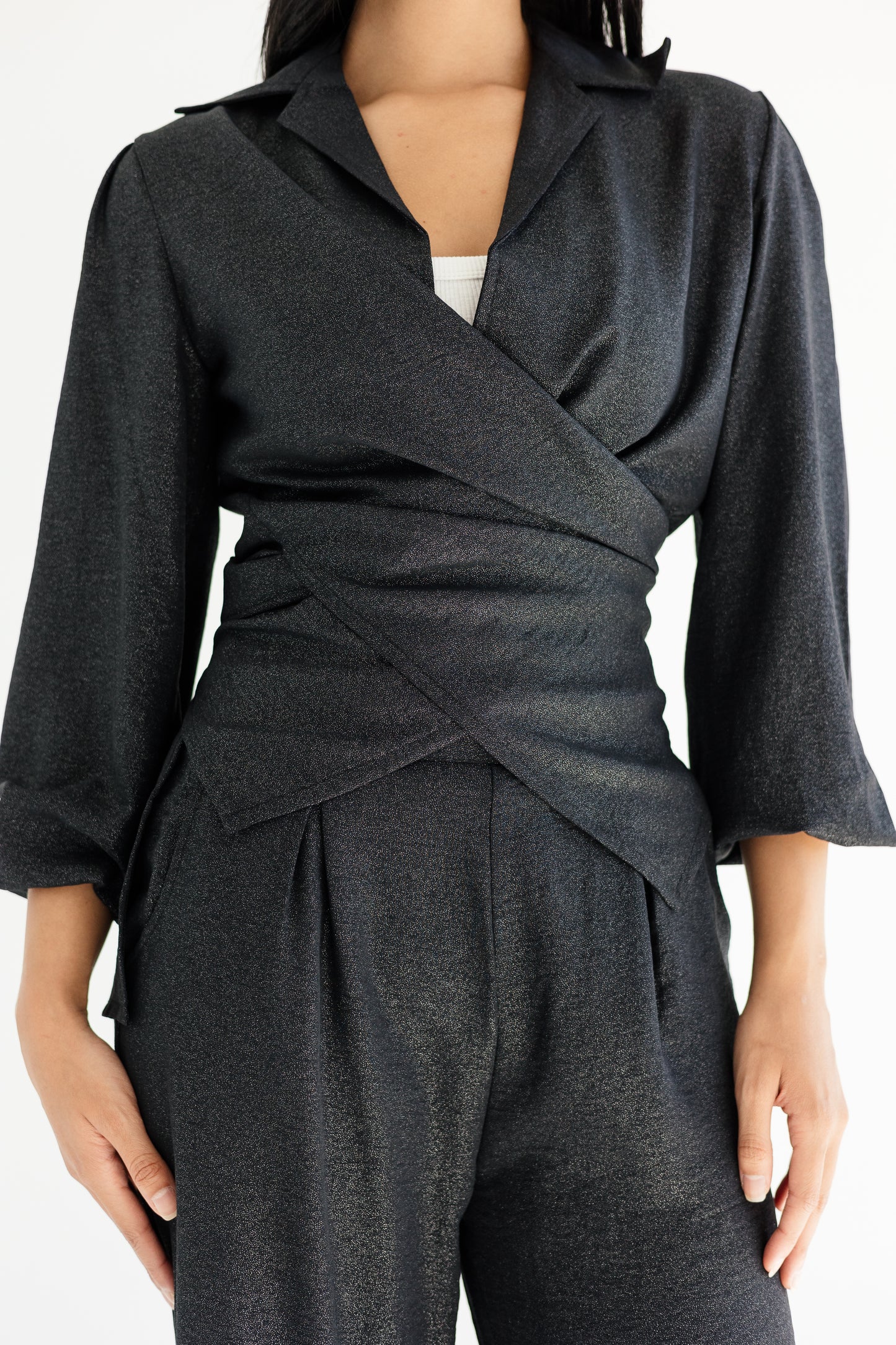 Dazzle shimmer set in black