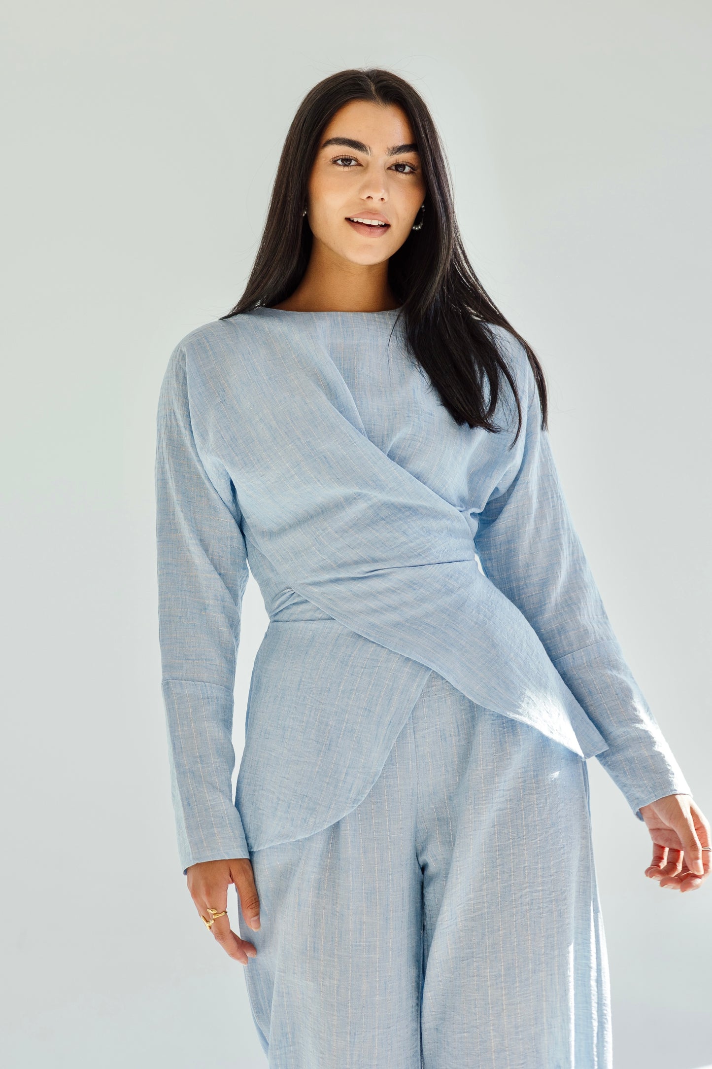 Shine lined wrap set in sky