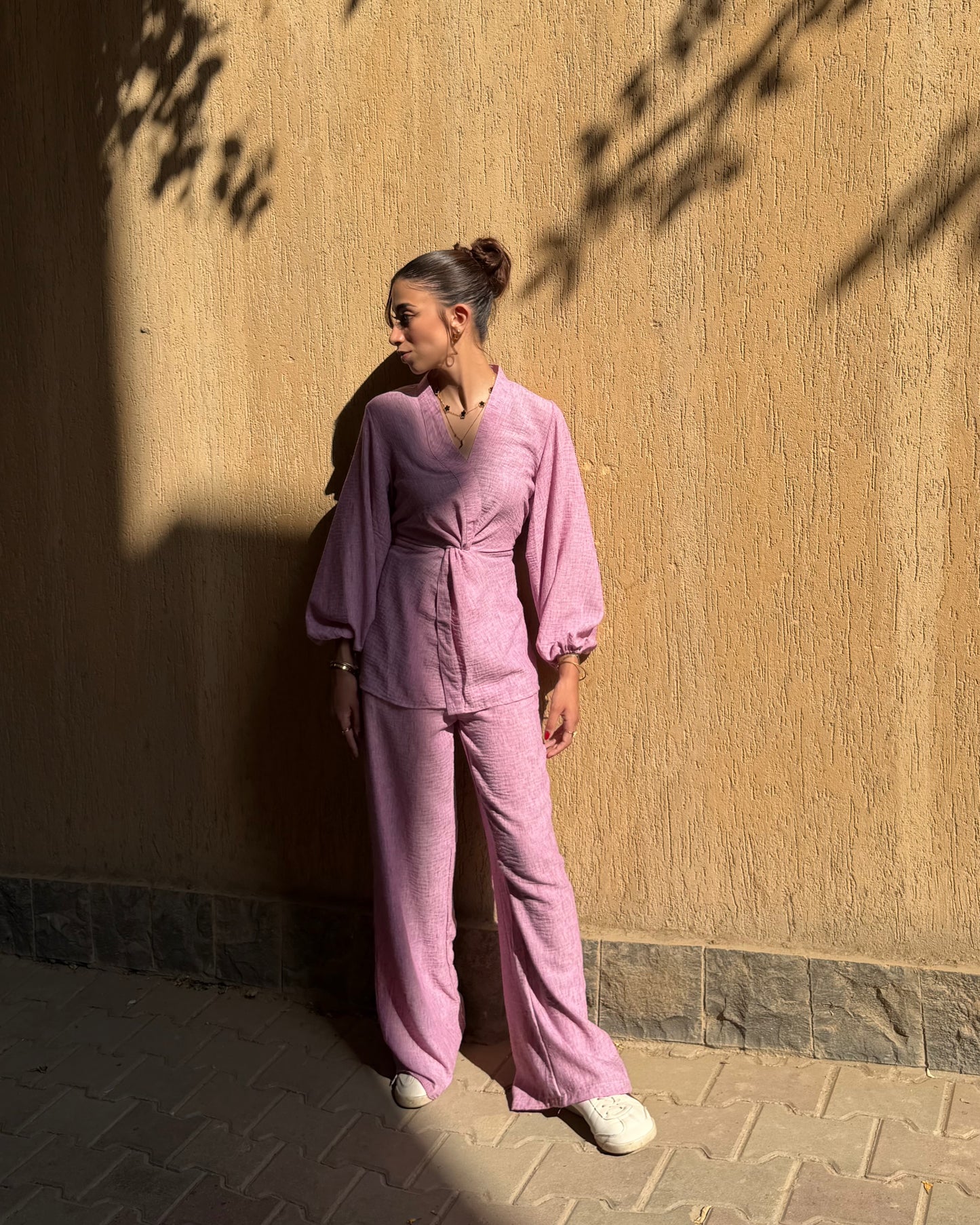 The knot set in mauve pink