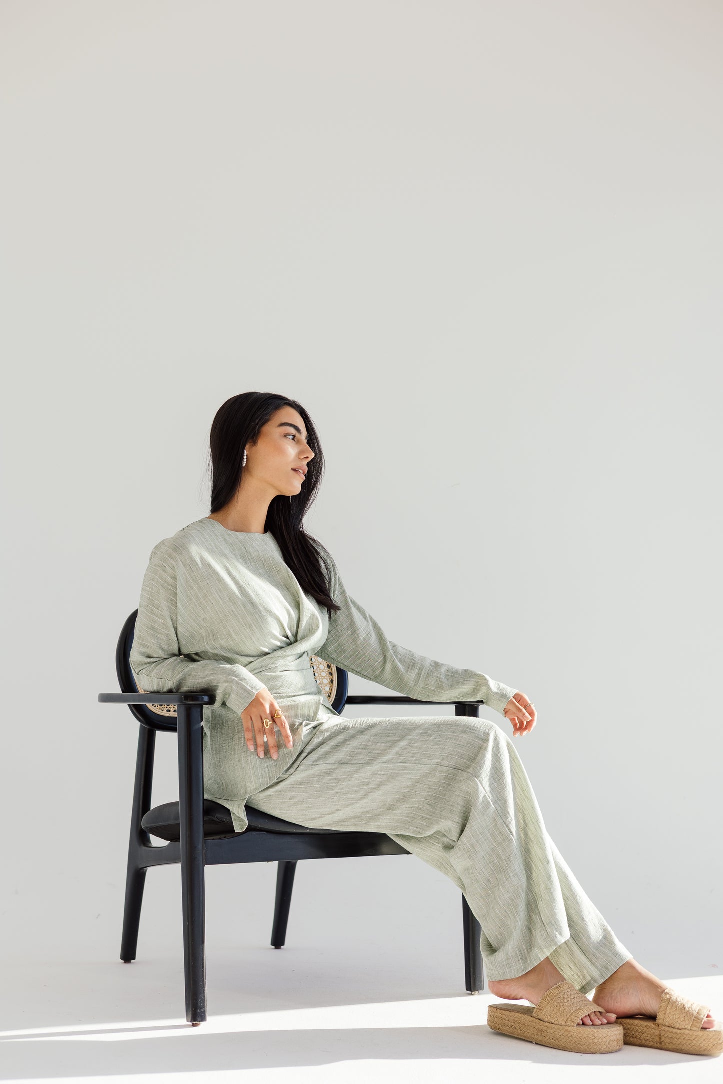 Shine lined wrap set in olive