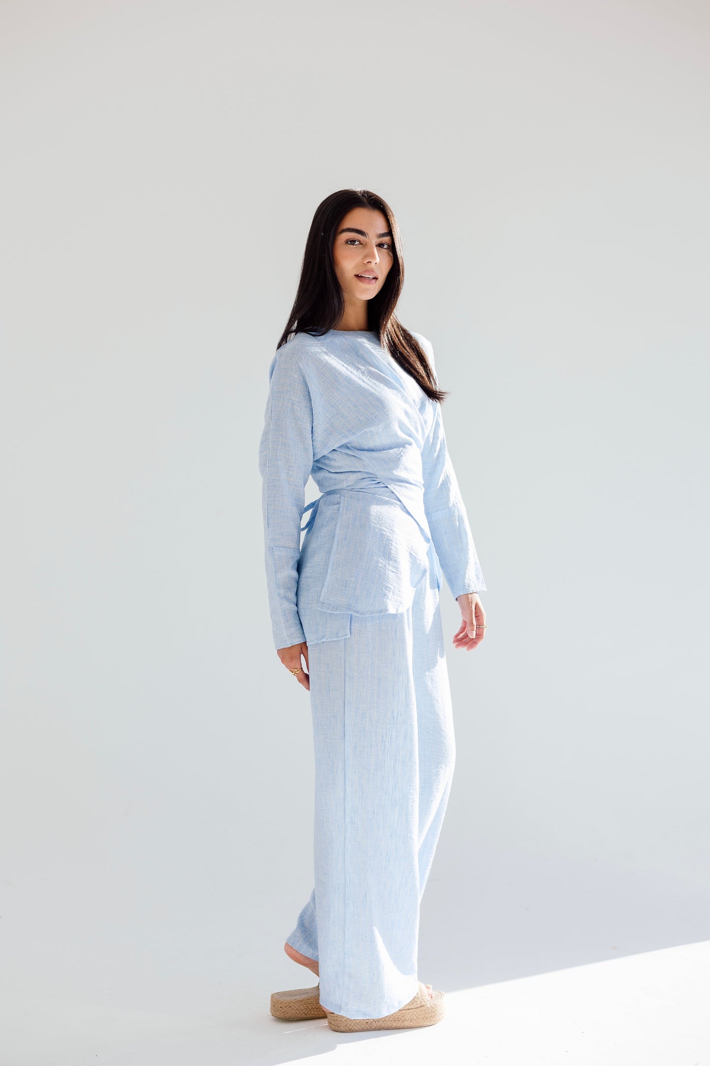 Shine lined wrap set in sky