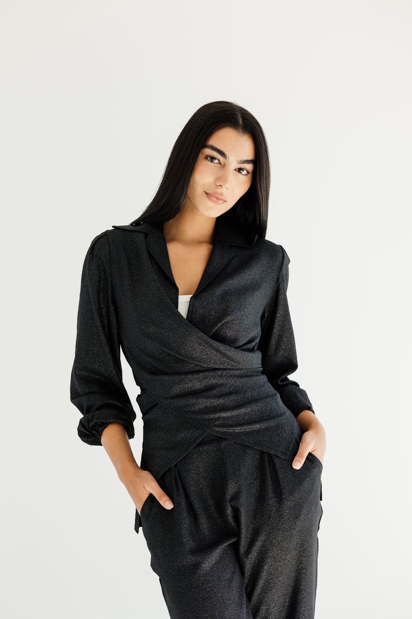 Dazzle shimmer set in black