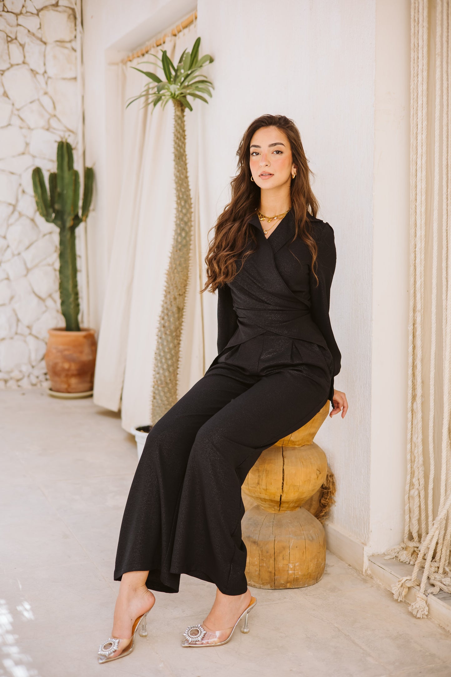 Dazzle shimmer set in black