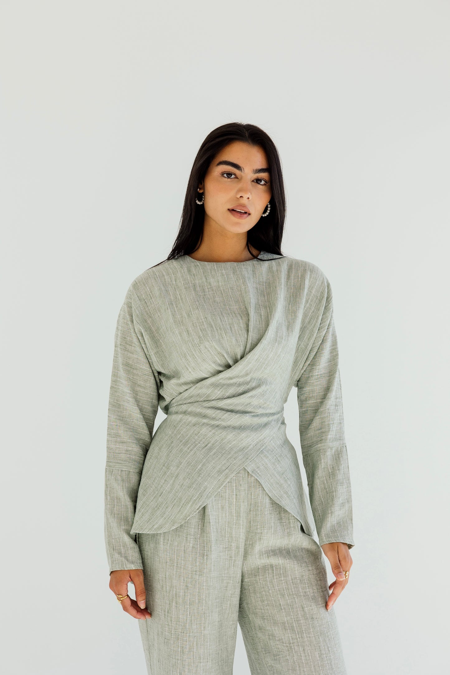 Shine lined wrap set in olive