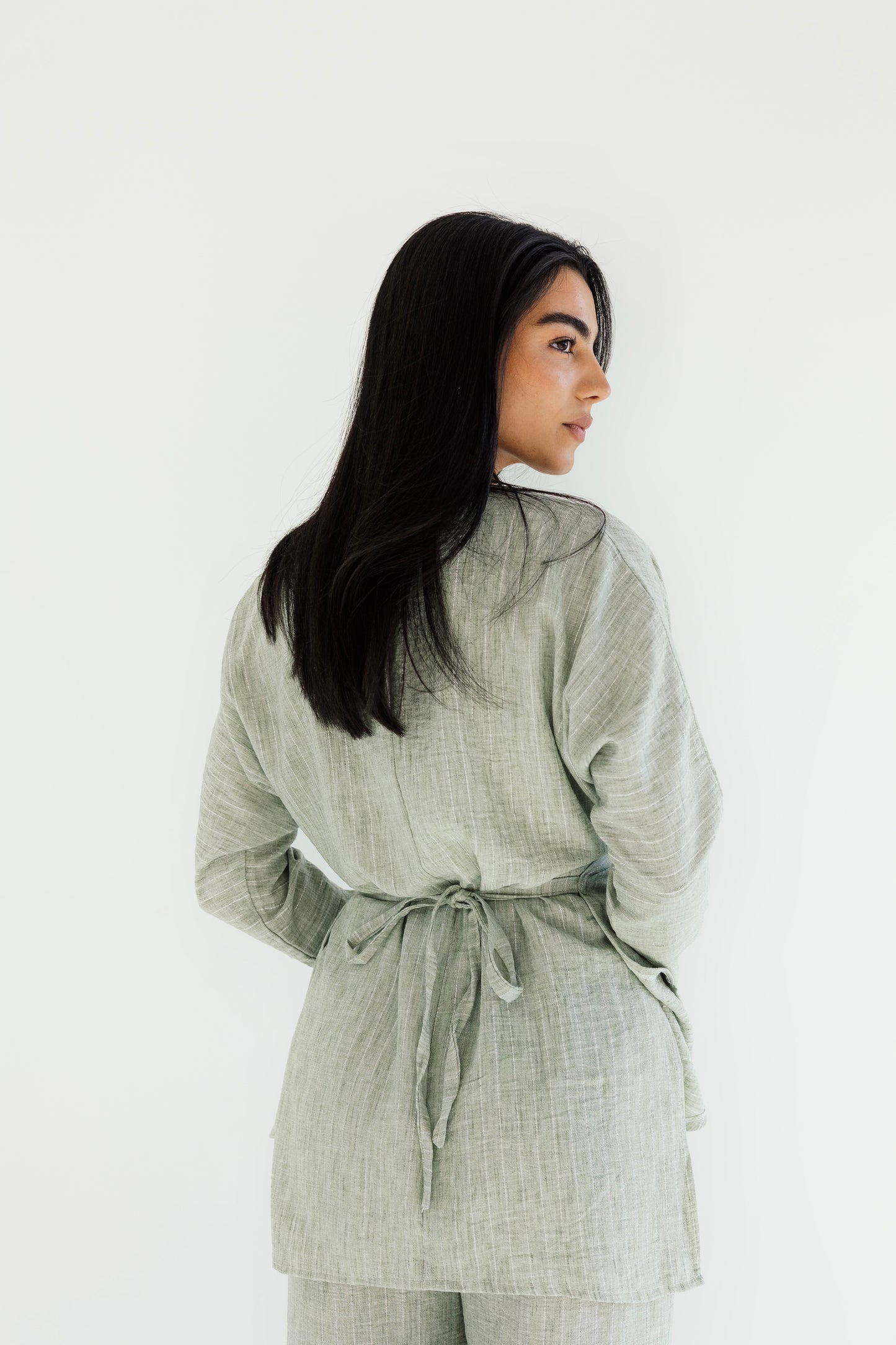 Shine lined wrap set in olive