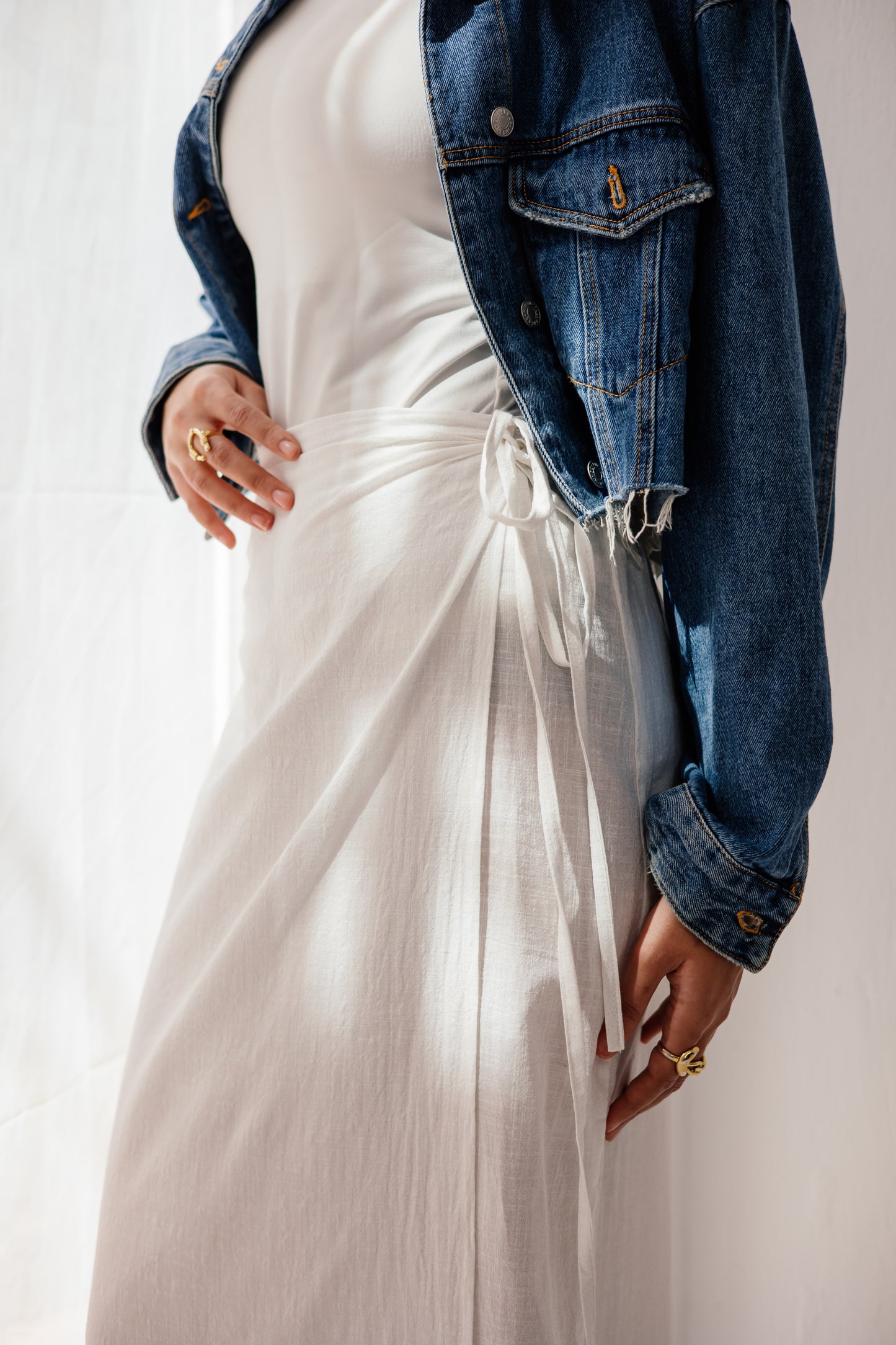 The wrap skirt in white