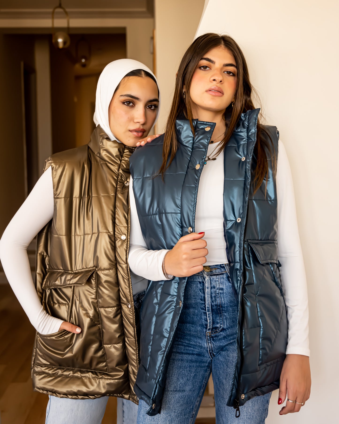 Metallic puffer vest in navy