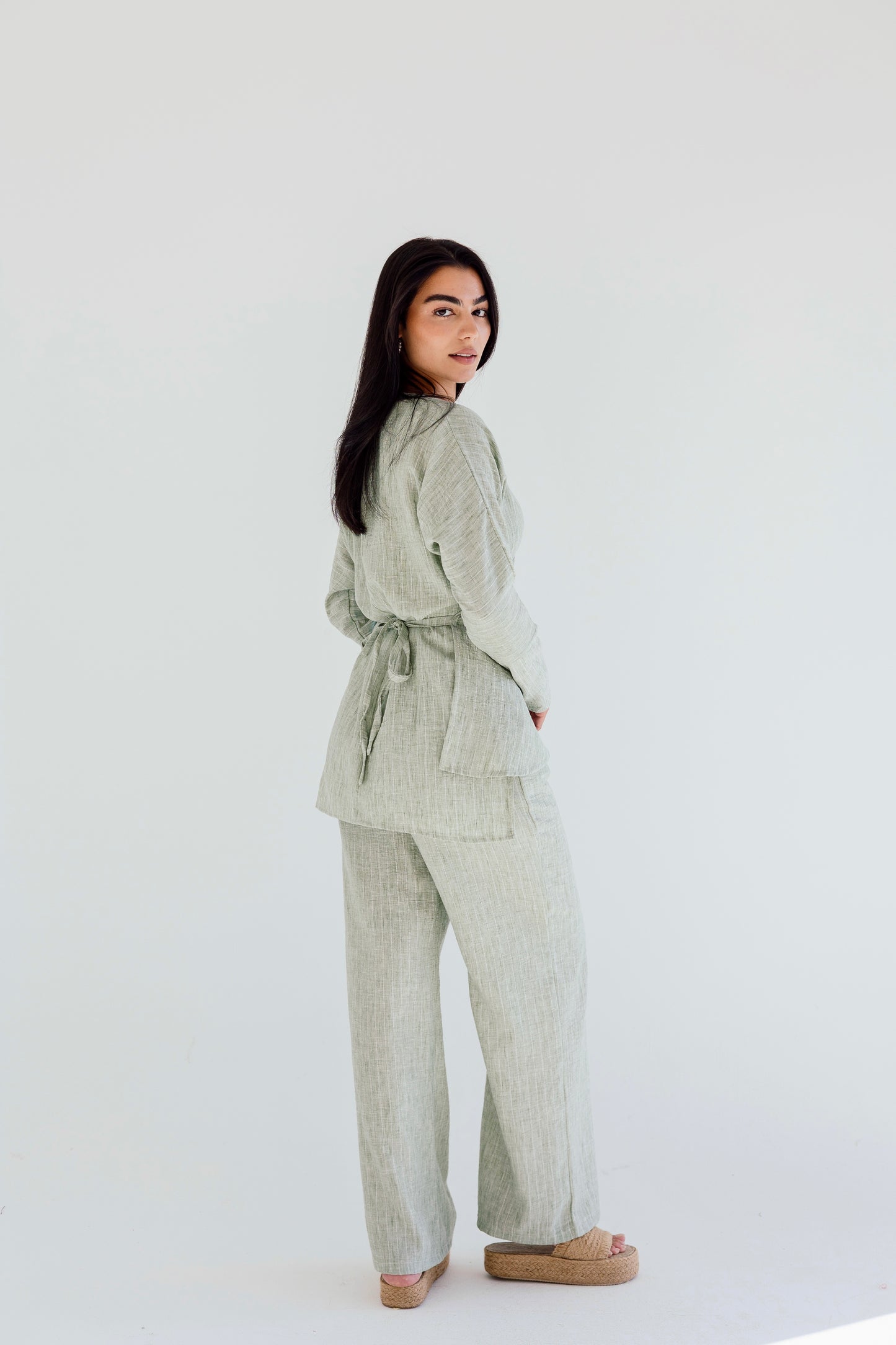 Shine lined wrap set in olive
