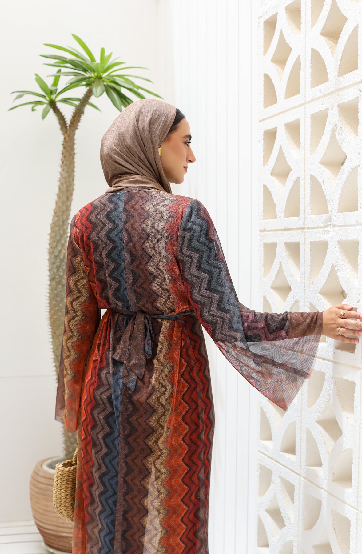 Mocha wave coverup