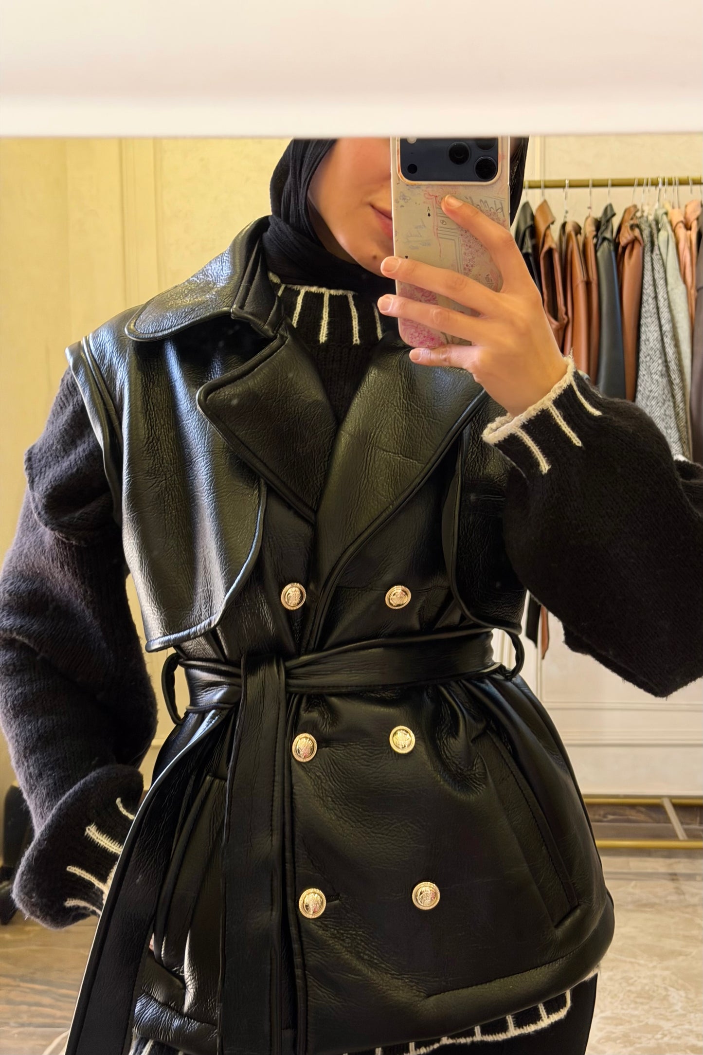 Leather vest padded suede in black