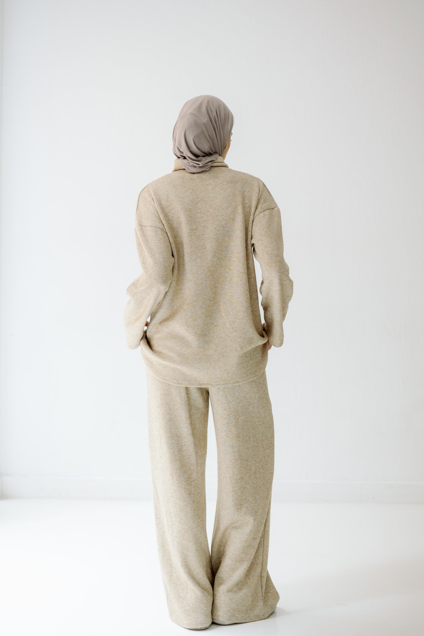 Chill & Glow Set In beige