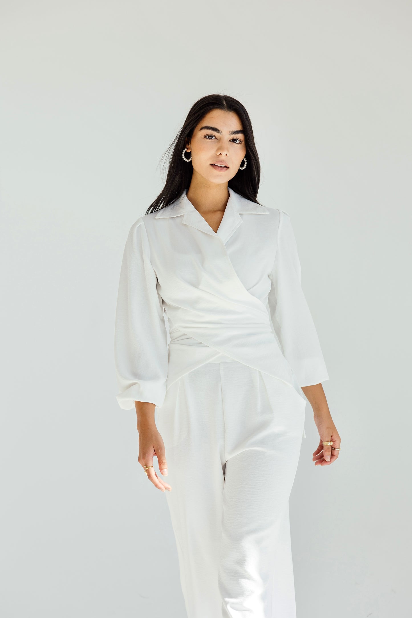 Dazzle shimmer set in white