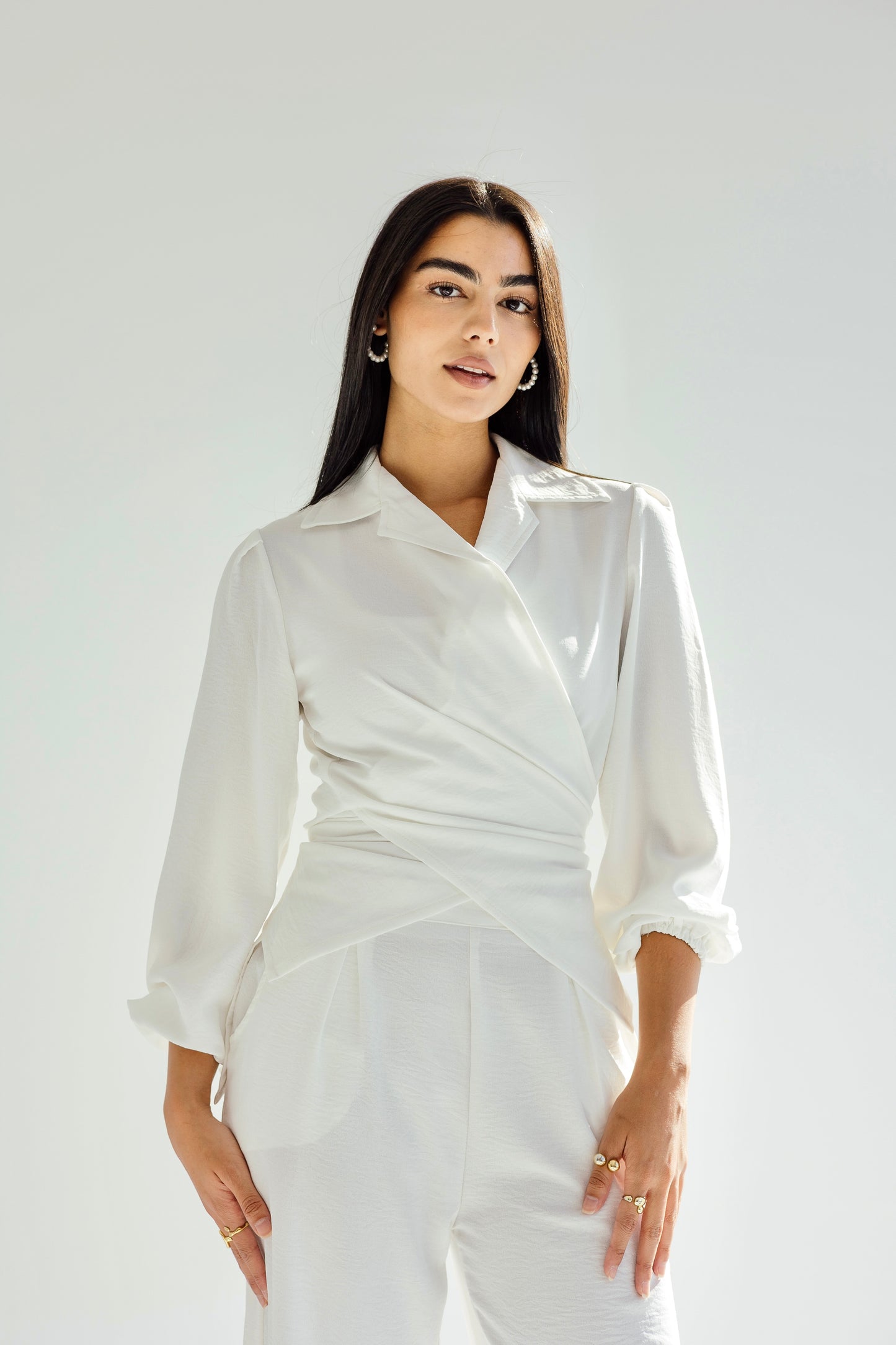 Dazzle shimmer set in white