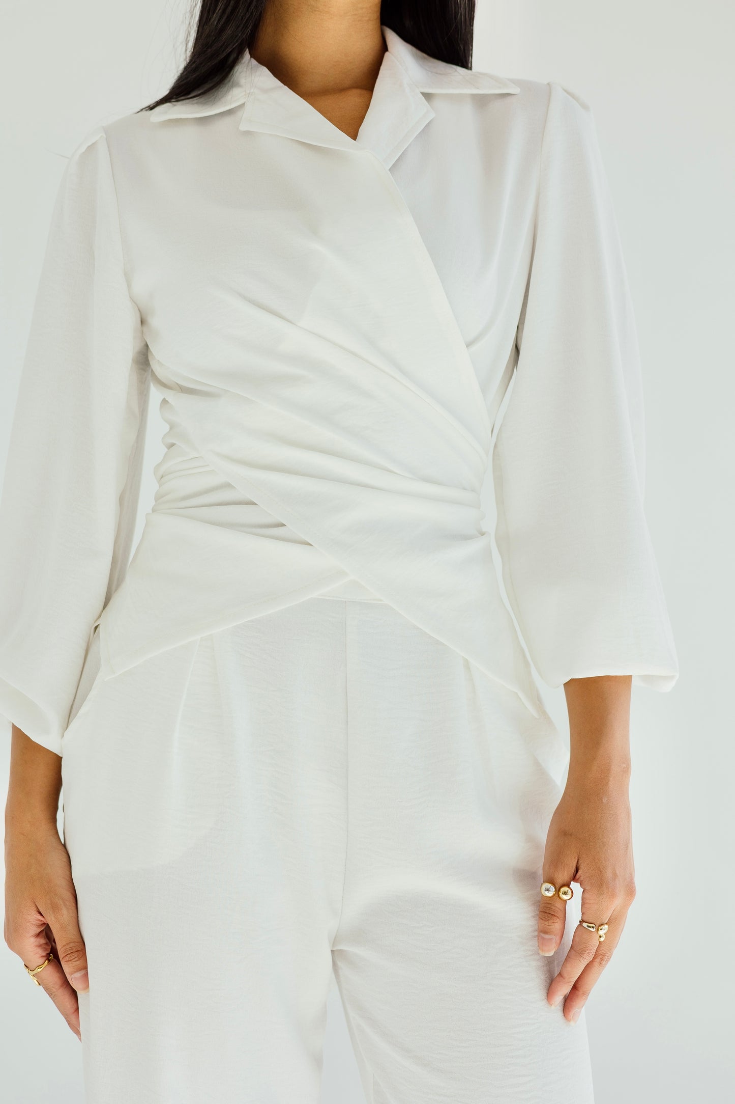 Dazzle shimmer set in white