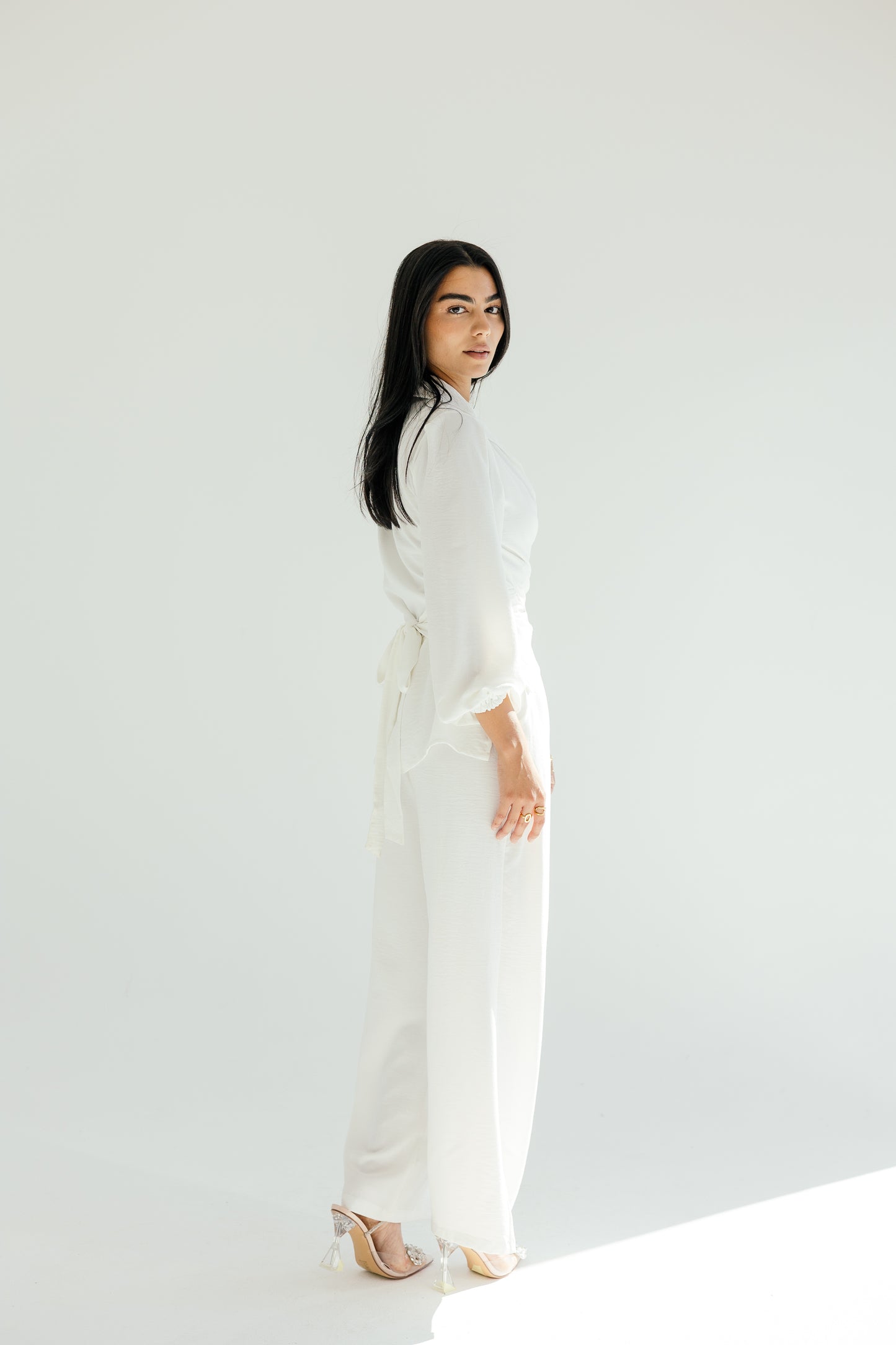 Dazzle shimmer set in white