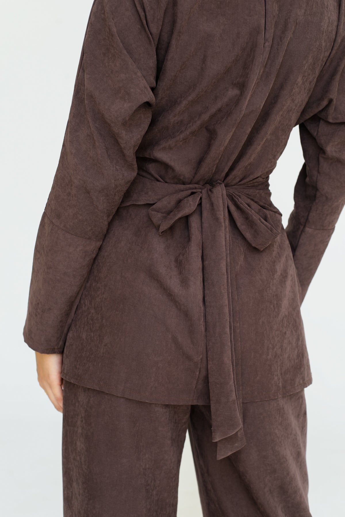 The wrap set in brown