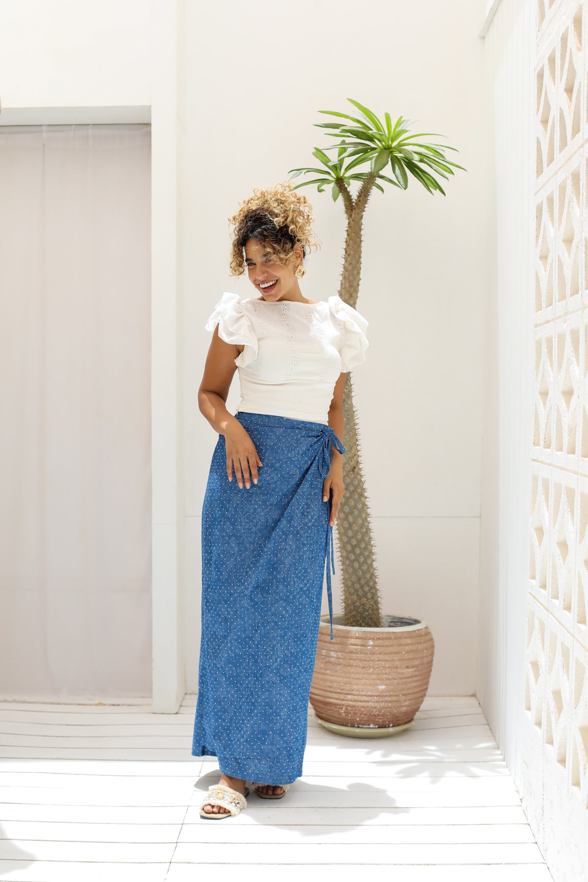 Wrap skirt in dark denim