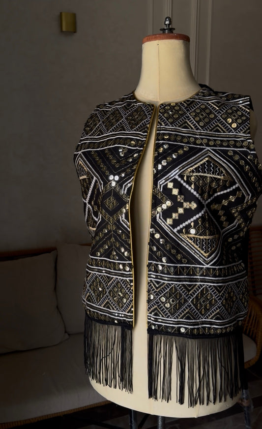 Fringe noir vest in gold✨