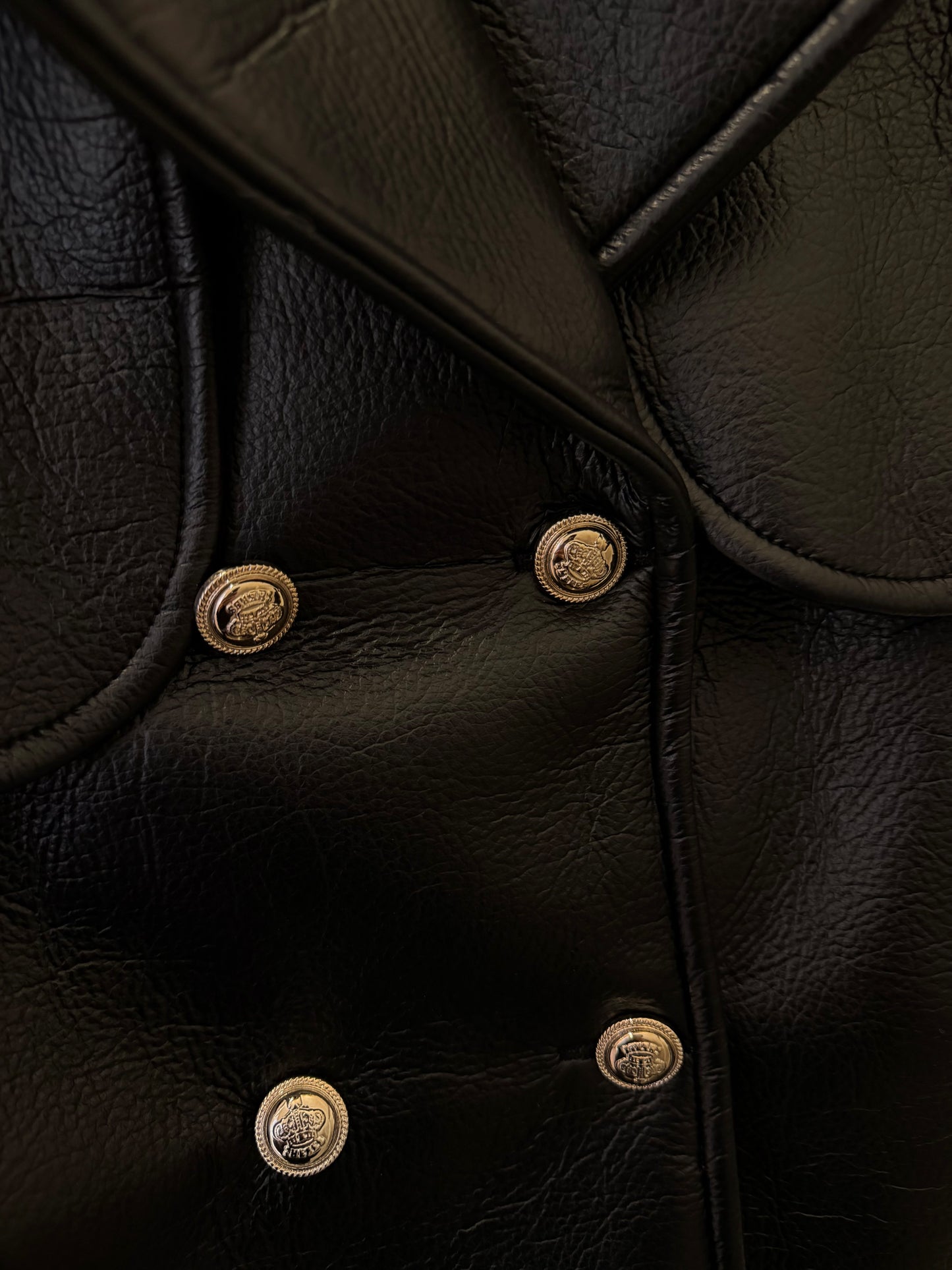 Leather vest padded suede in black