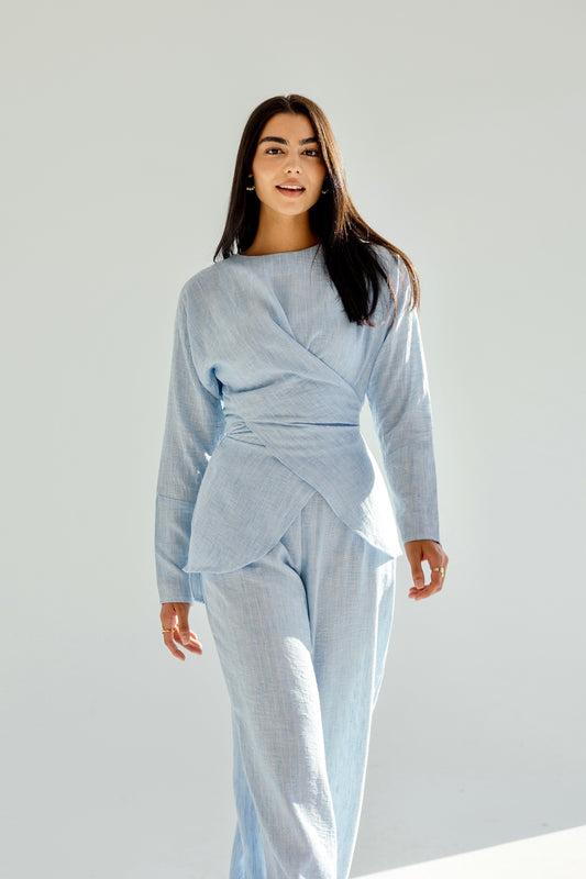 Shine lined wrap set in sky