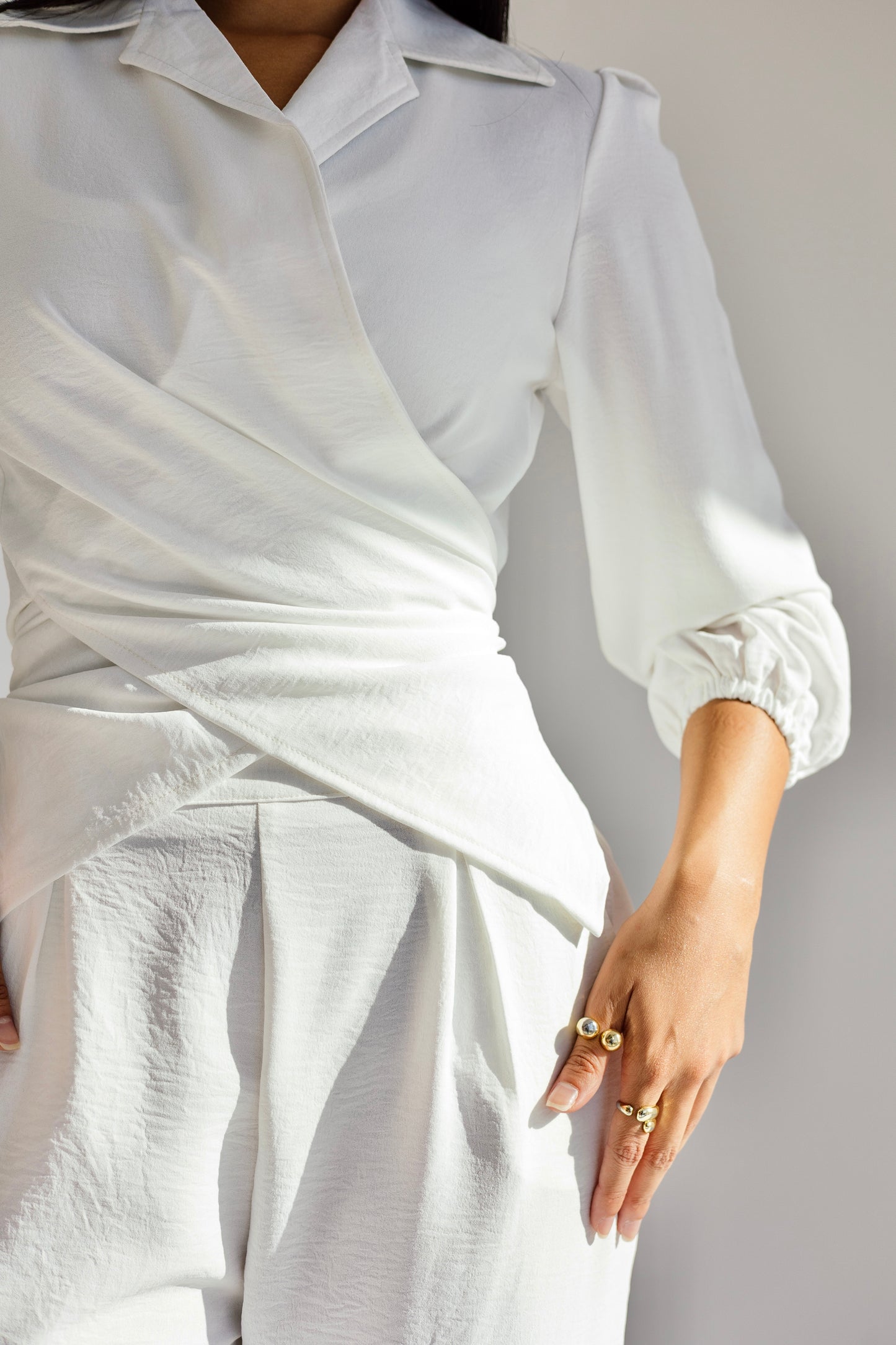 Dazzle shimmer set in white