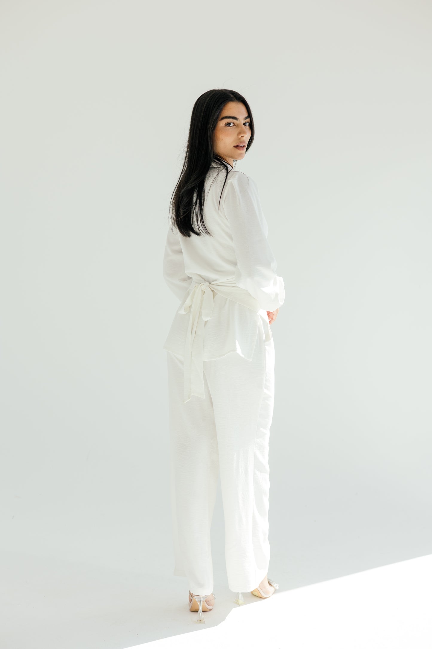 Dazzle shimmer set in white