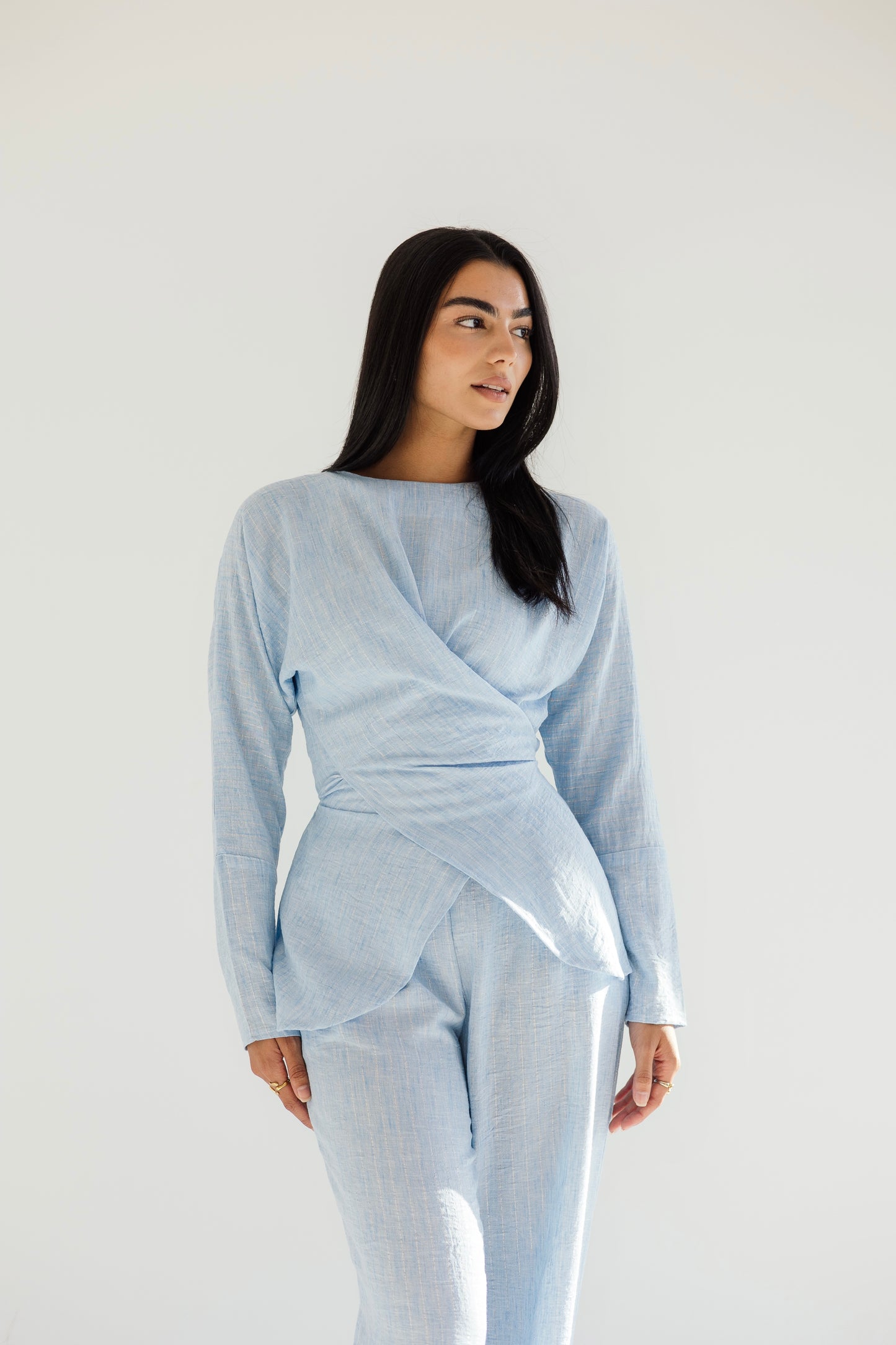 Shine lined wrap set in sky