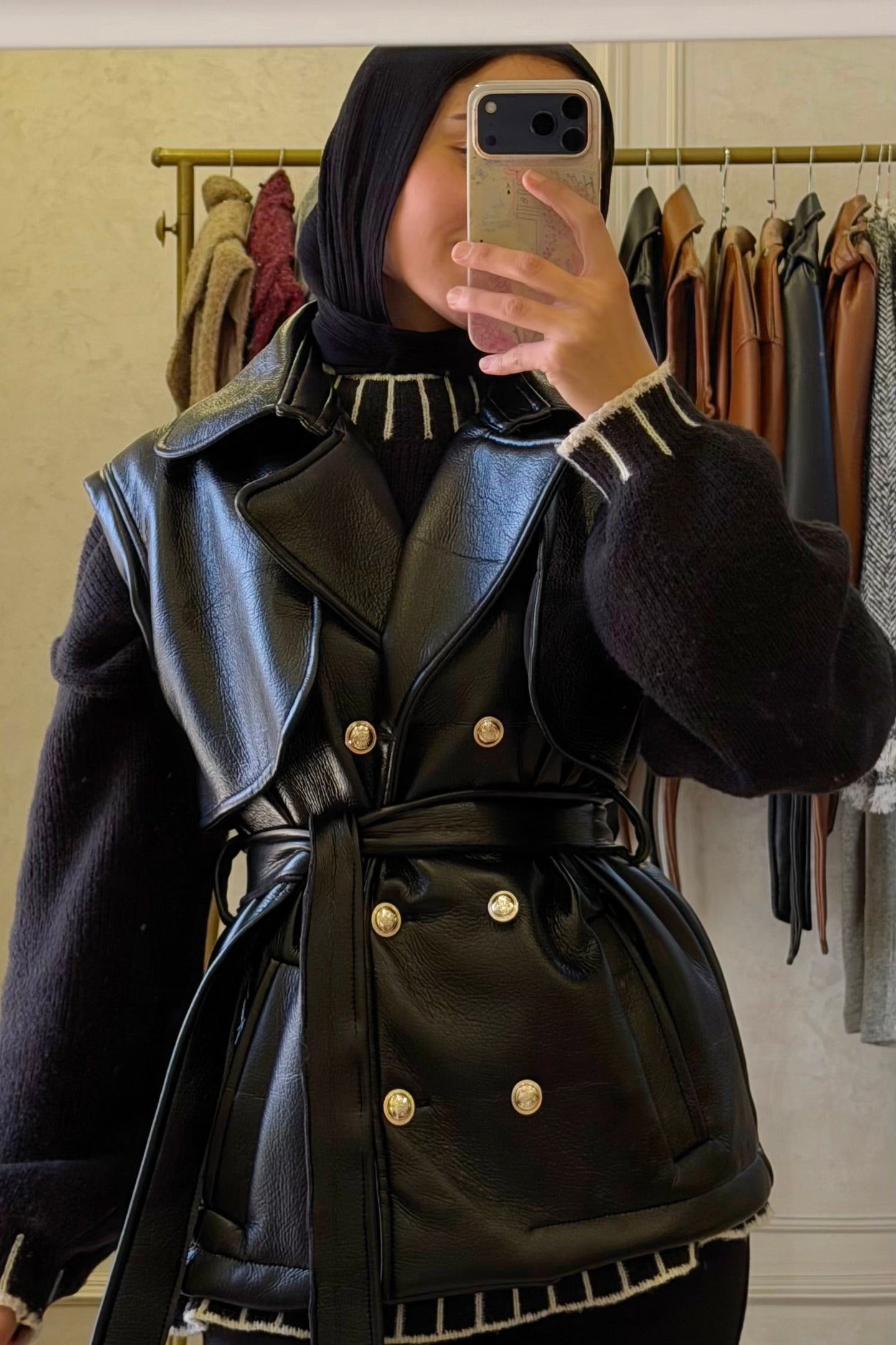 Leather vest padded suede in black