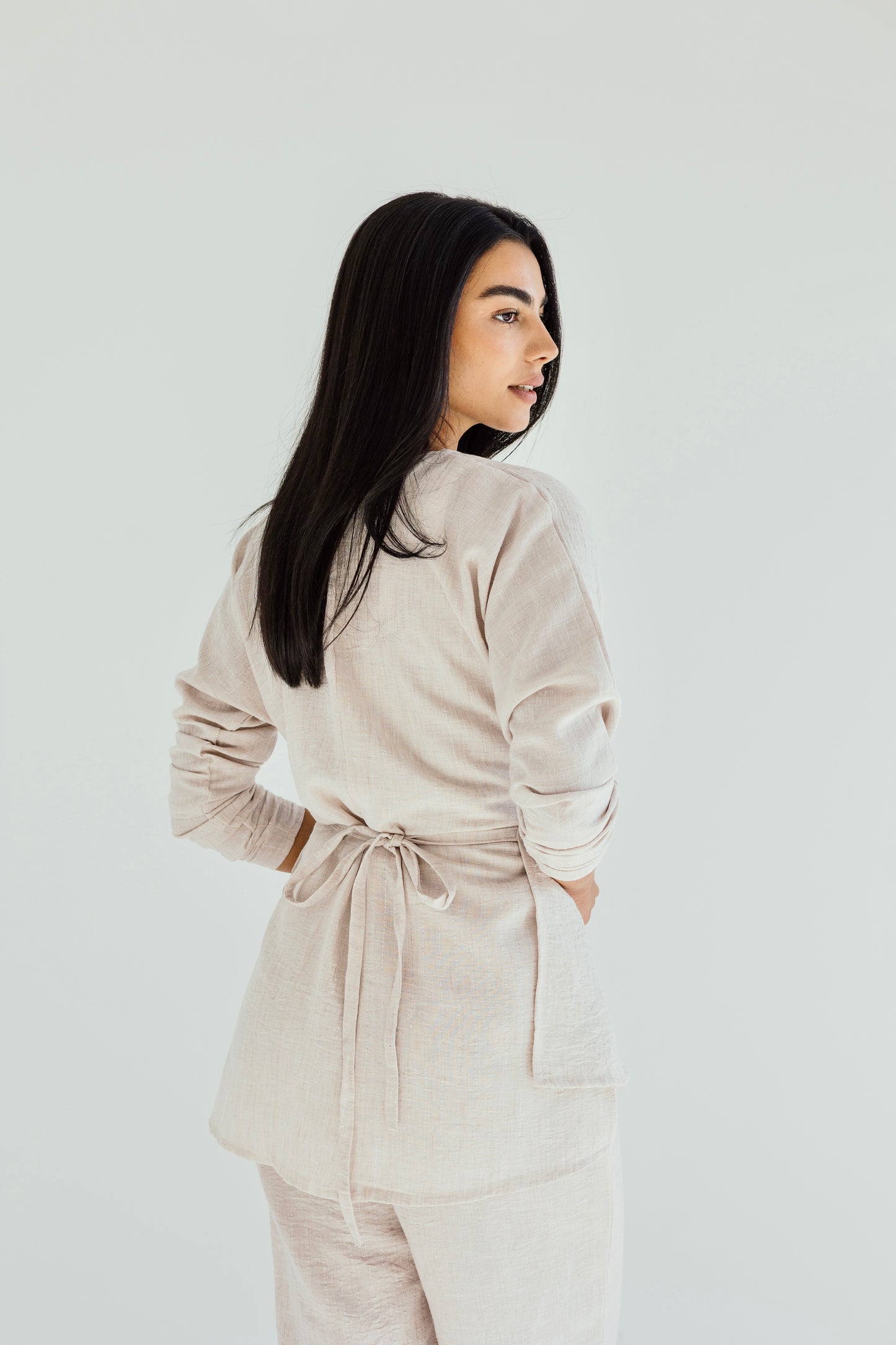 Shine lined wrap set in grayish