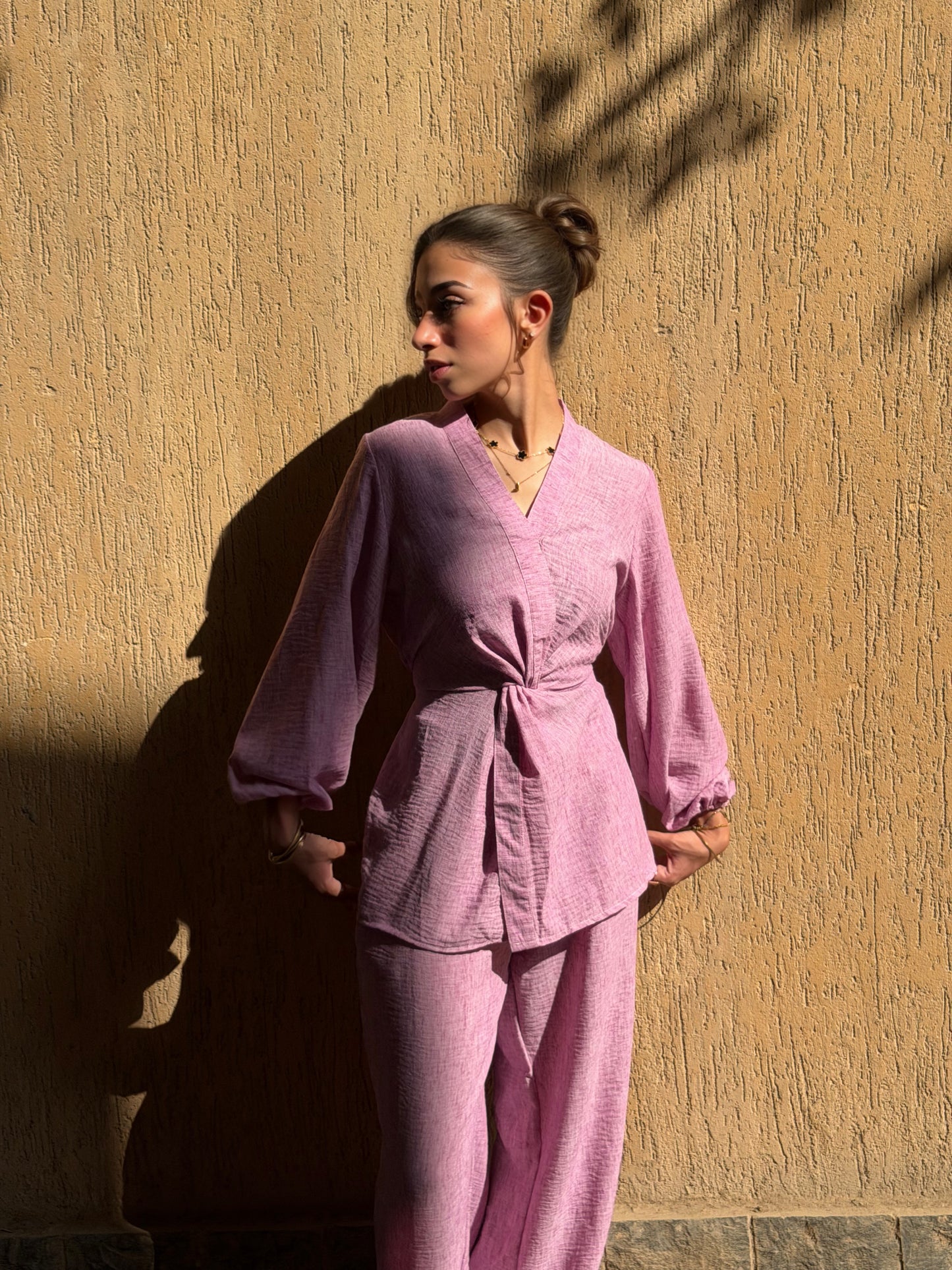 The knot set in mauve pink