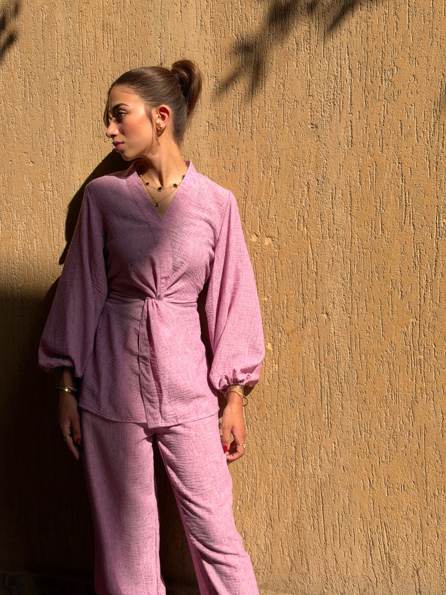The knot set in mauve pink