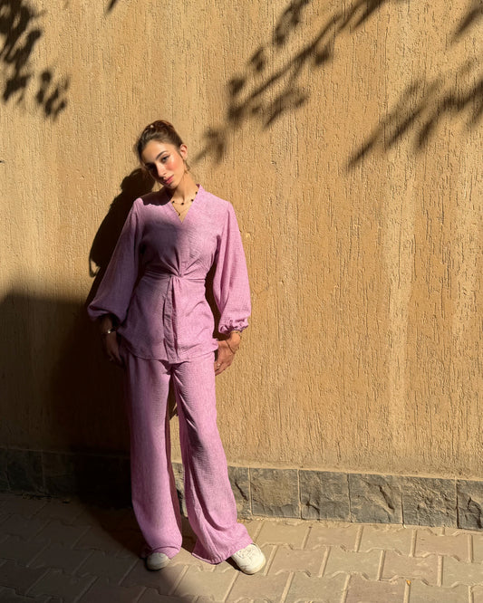 The knot set in mauve pink
